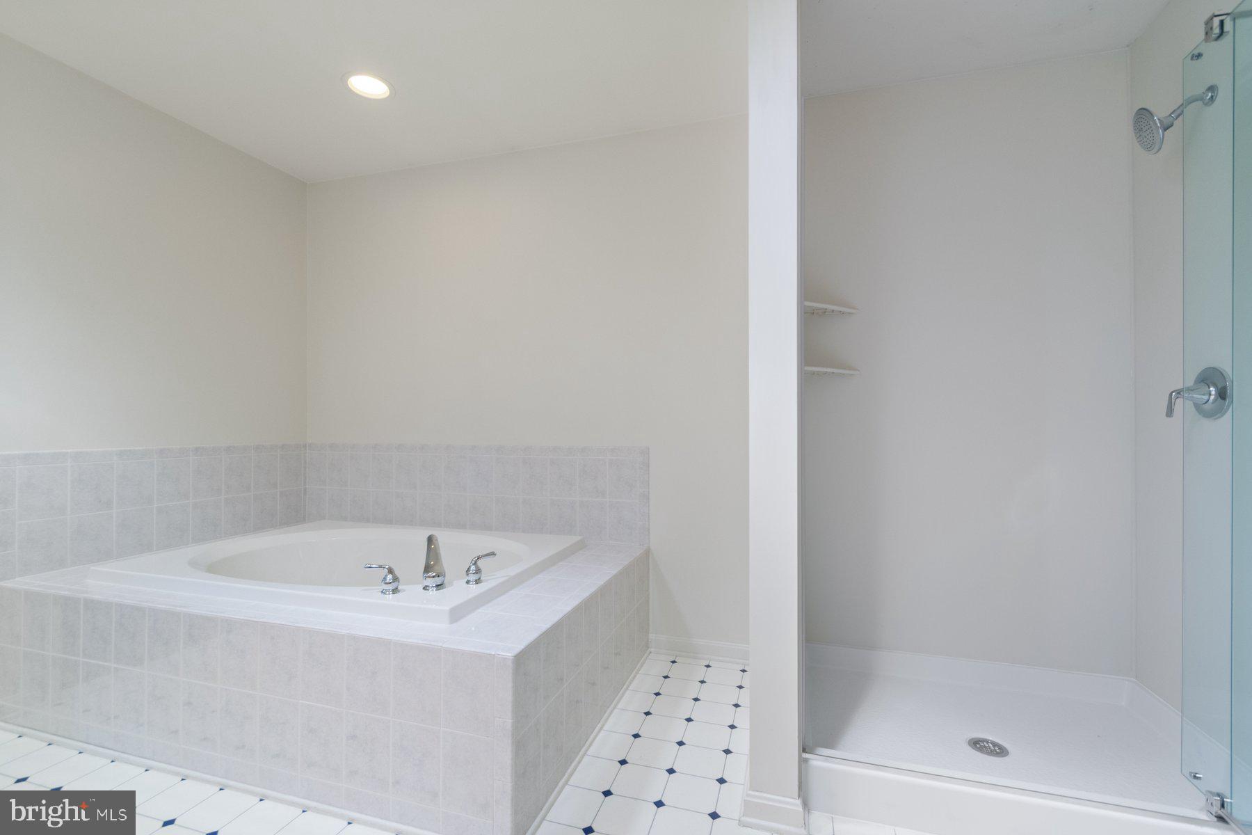 EAGLES GROVE - Residential