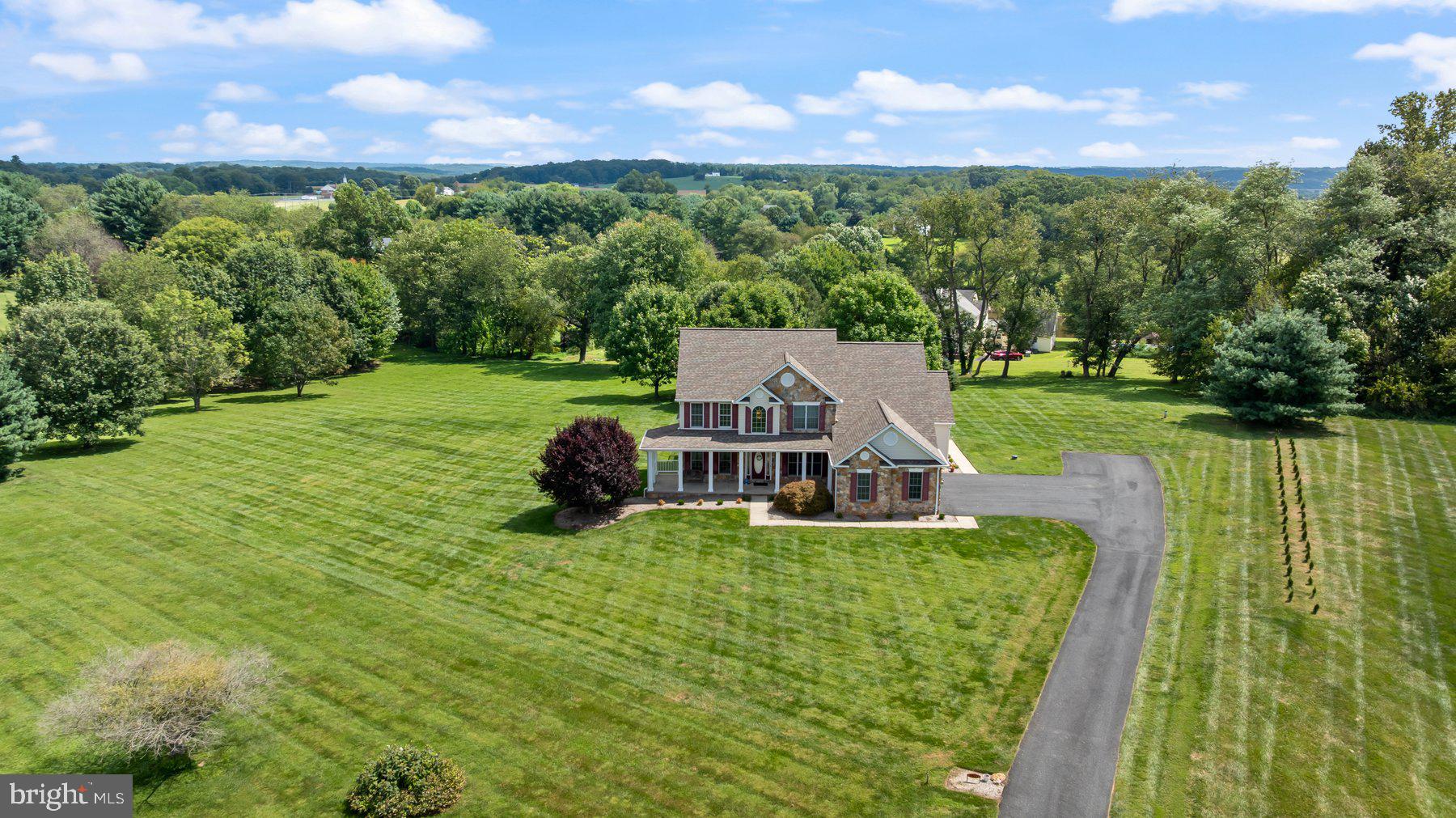 EAGLES GROVE - Residential