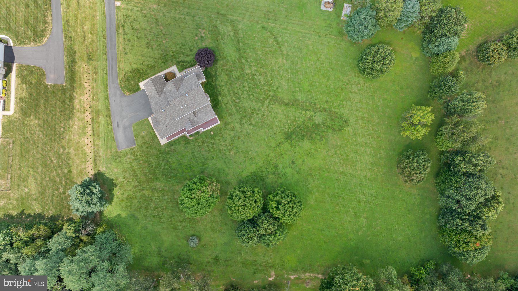 EAGLES GROVE - Residential