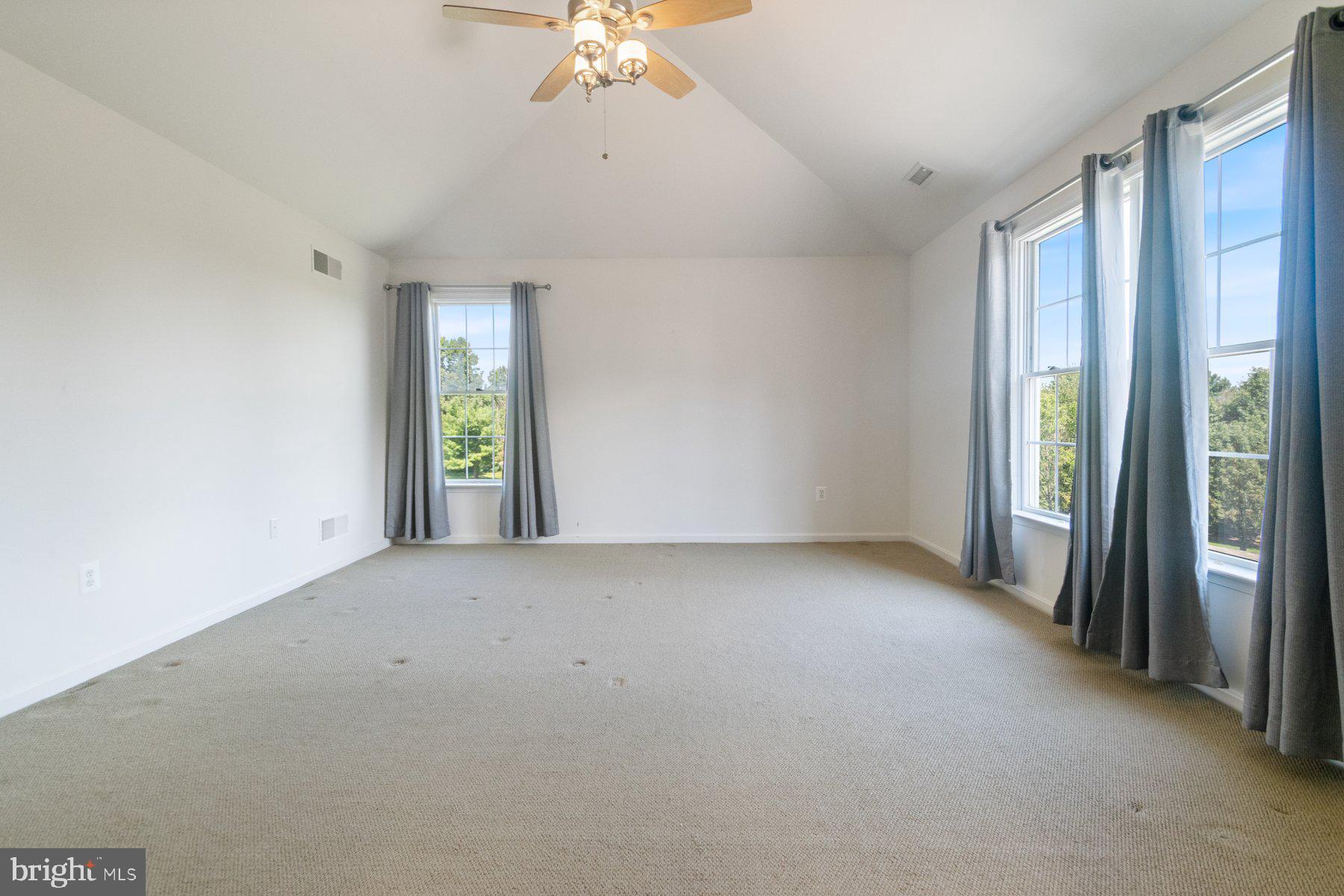 EAGLES GROVE - Residential