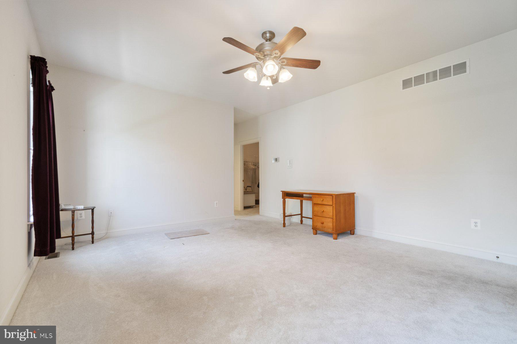 EAGLES GROVE - Residential