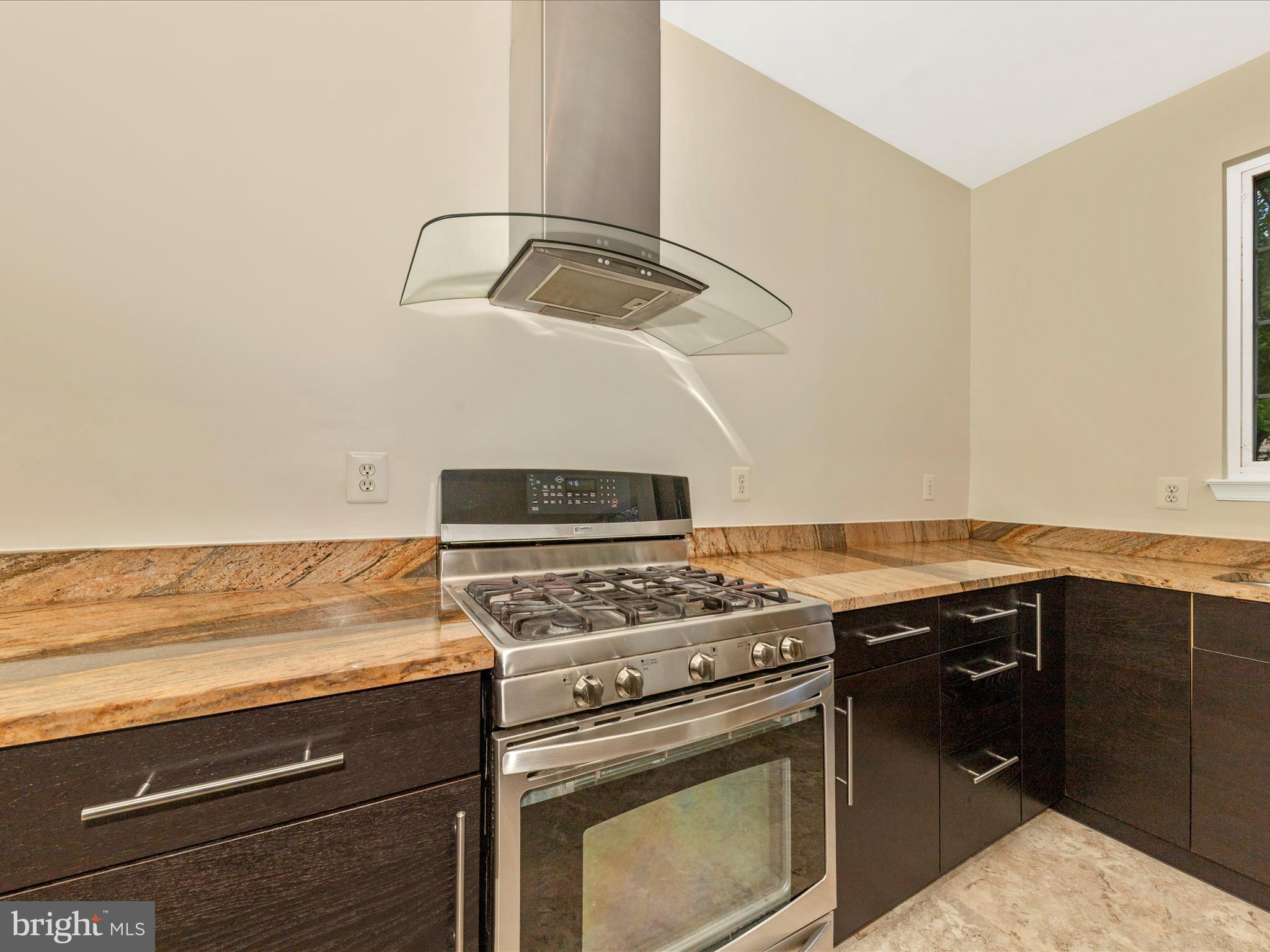 KINGSVIEW VILLAGE - Residential