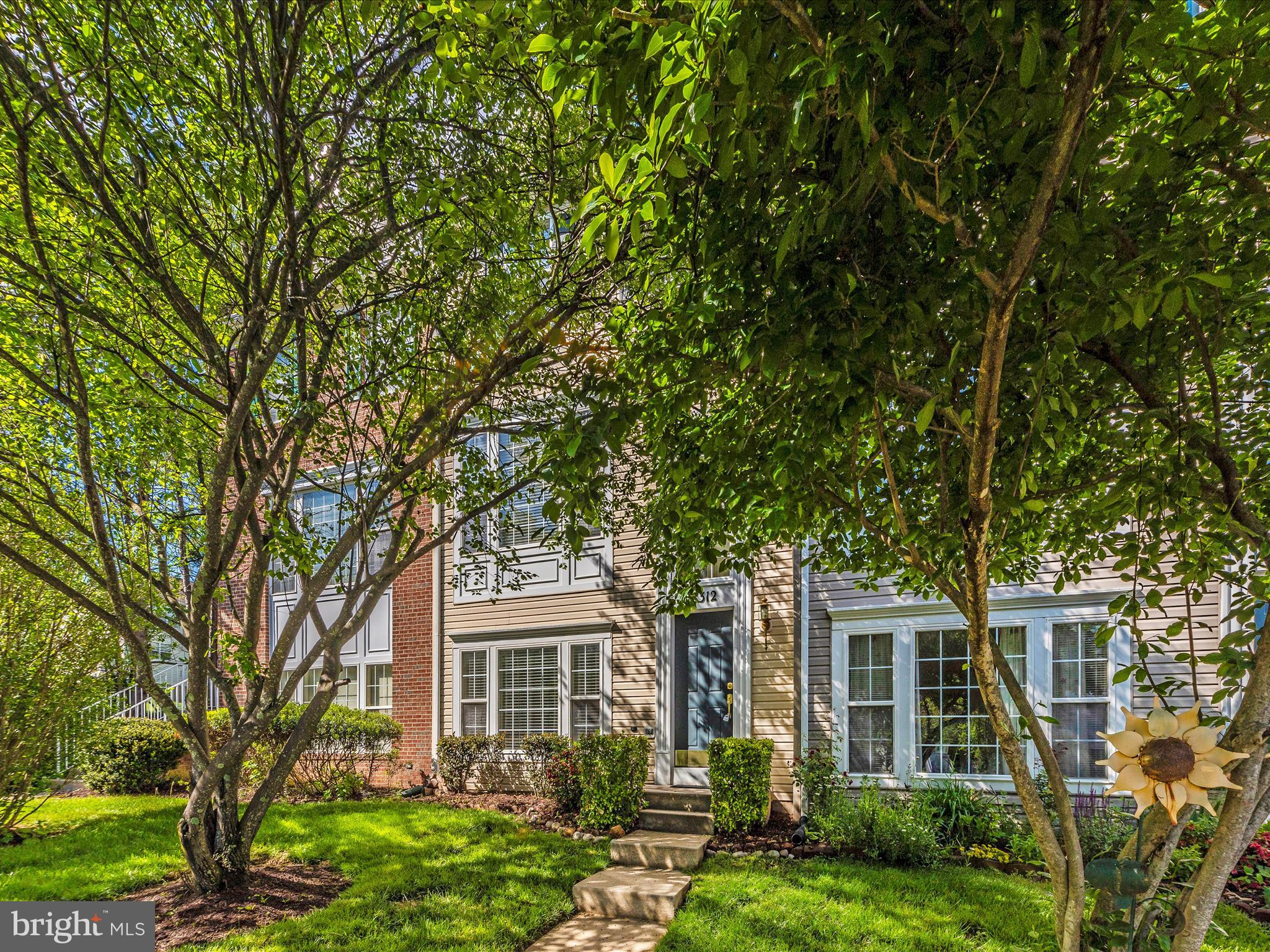 KINGSVIEW VILLAGE - Residential