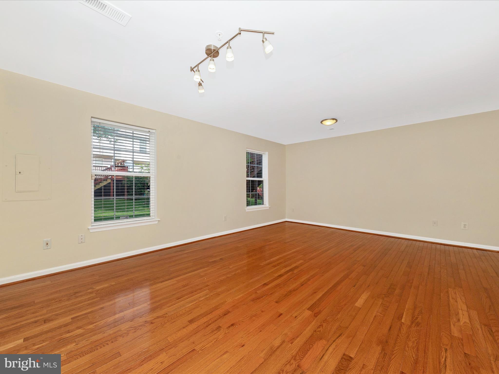 KINGSVIEW VILLAGE - Residential