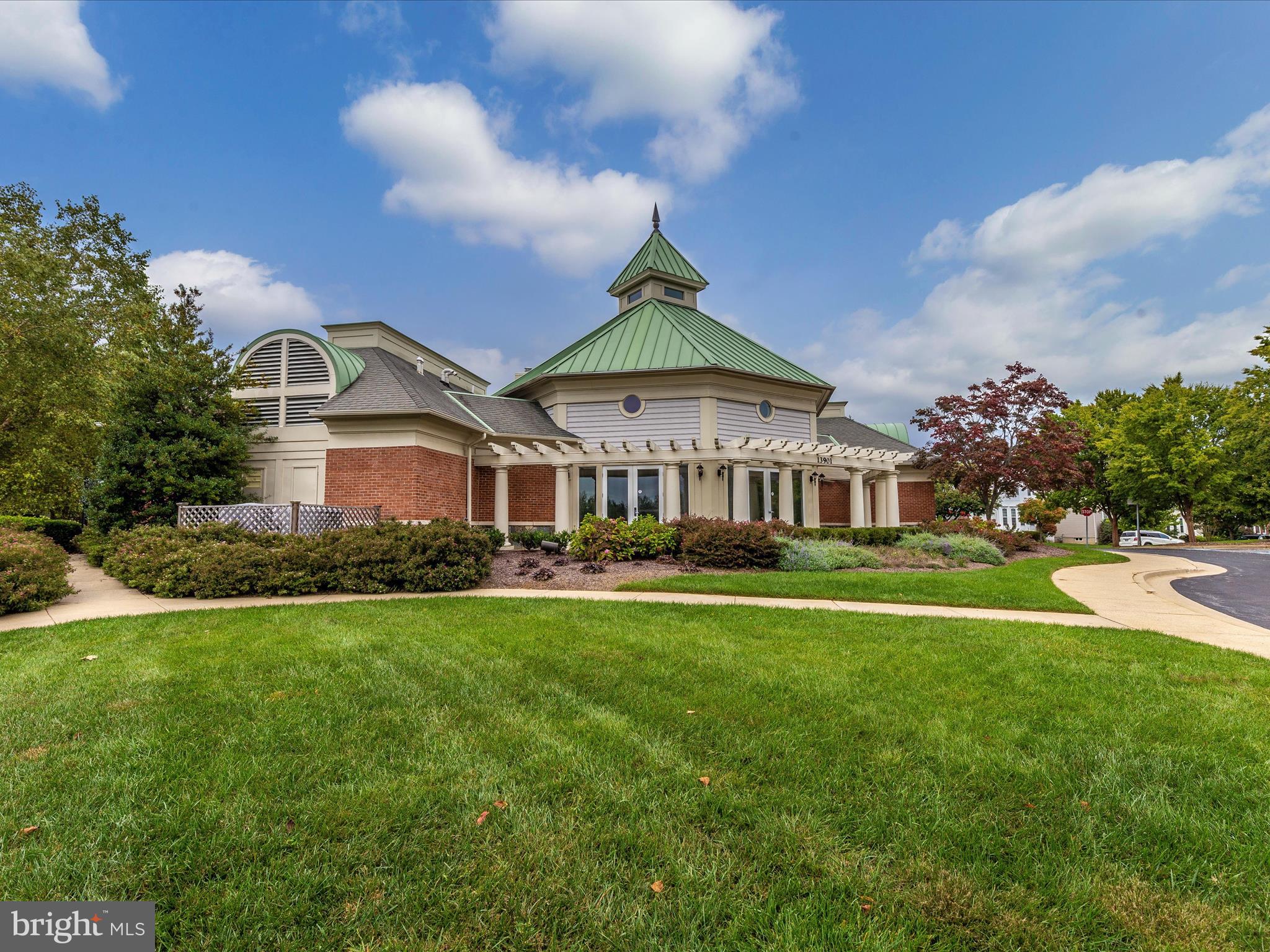 KINGSVIEW VILLAGE - Residential