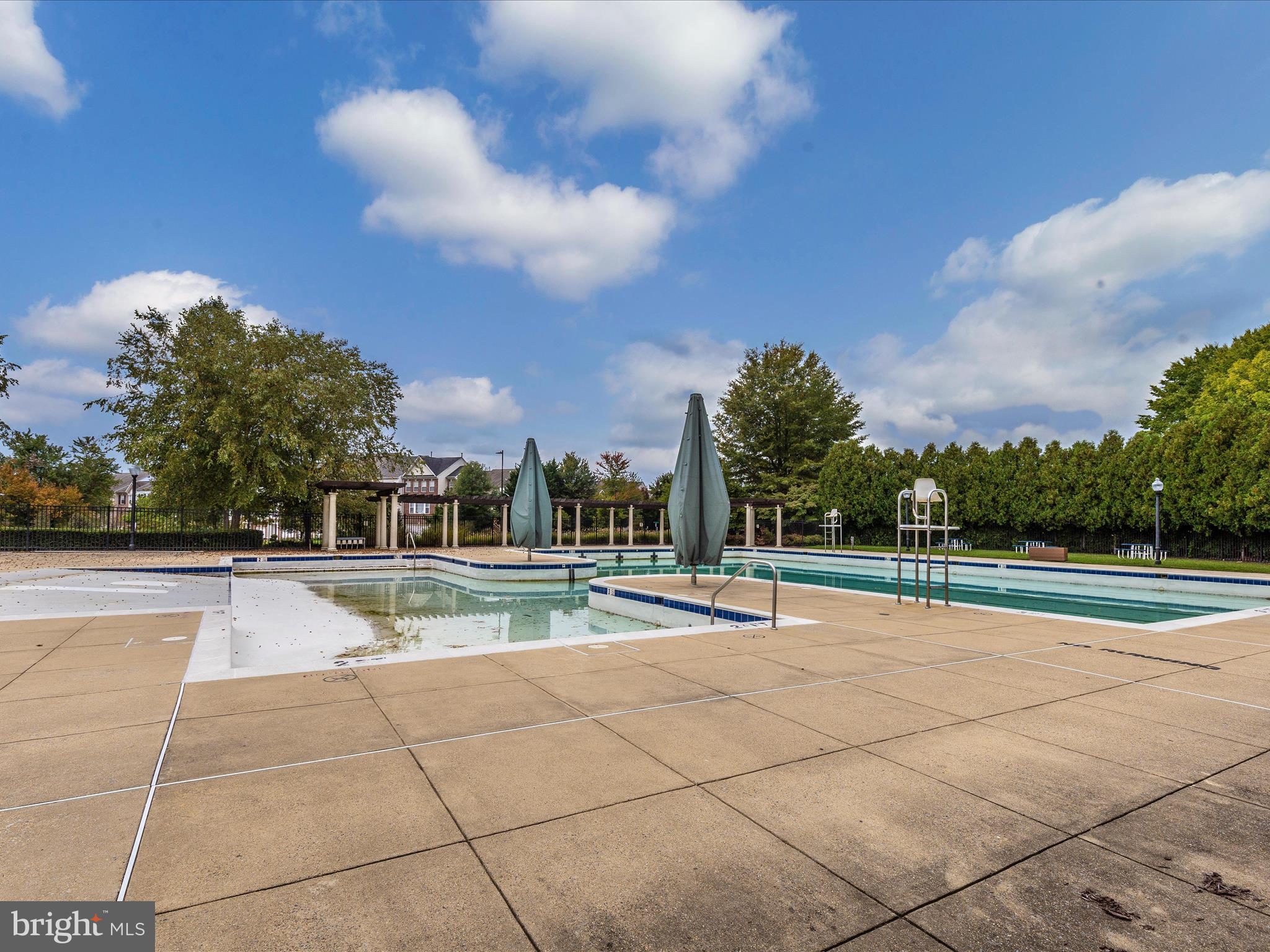 KINGSVIEW VILLAGE - Residential