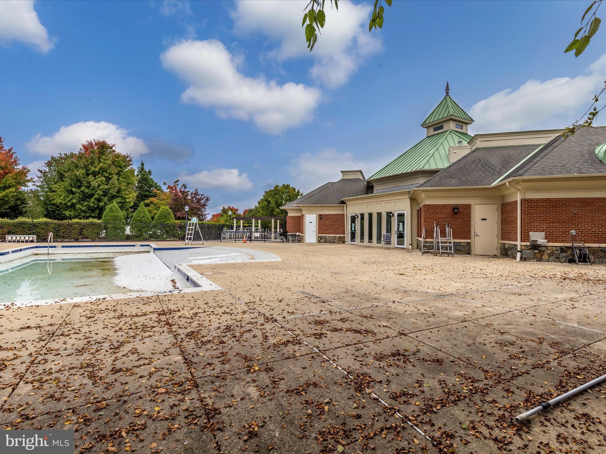 KINGSVIEW VILLAGE - Residential