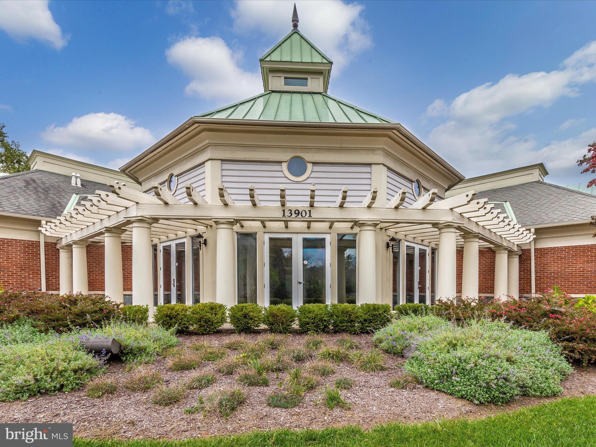 KINGSVIEW VILLAGE - Residential