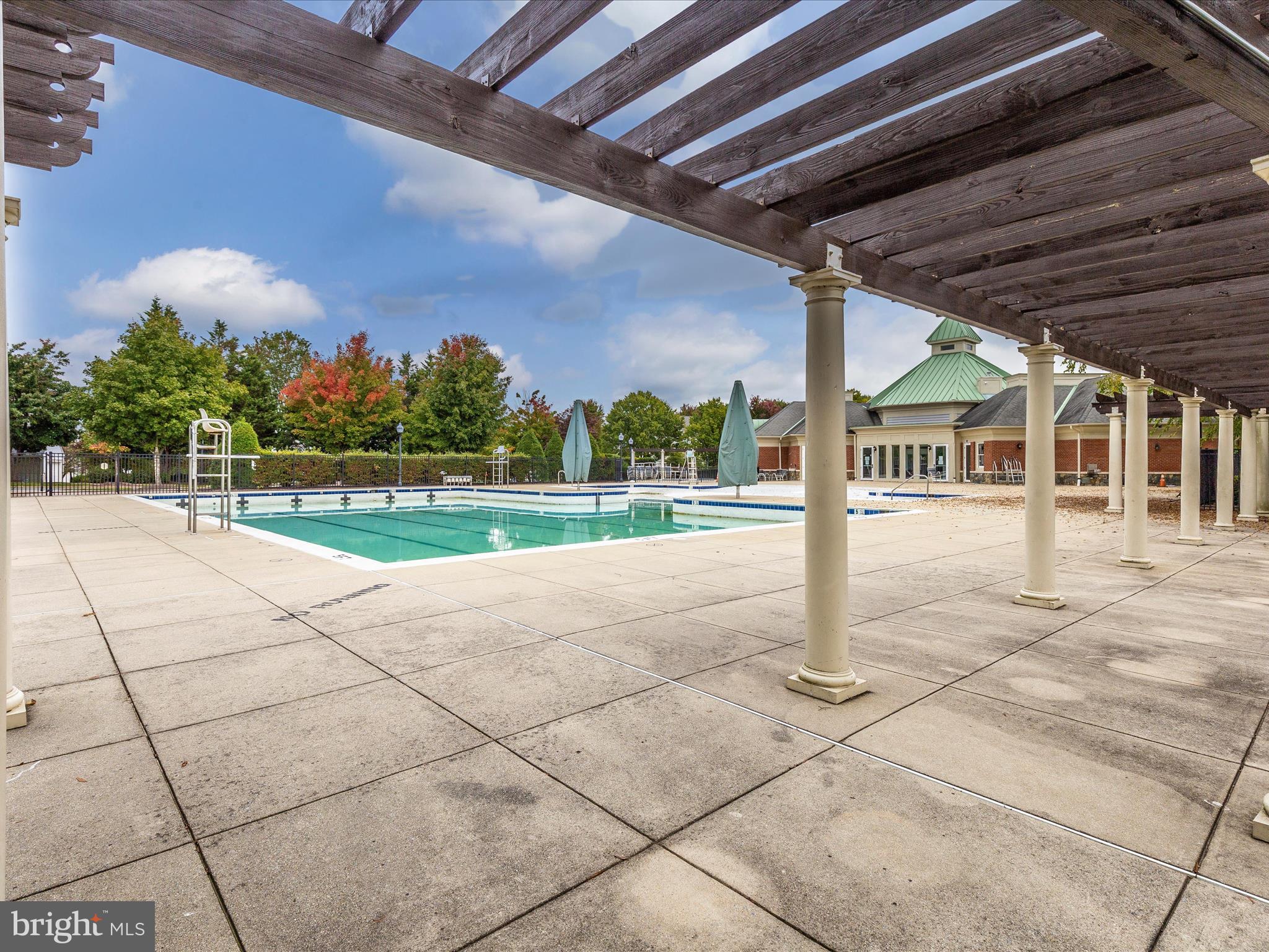 KINGSVIEW VILLAGE - Residential