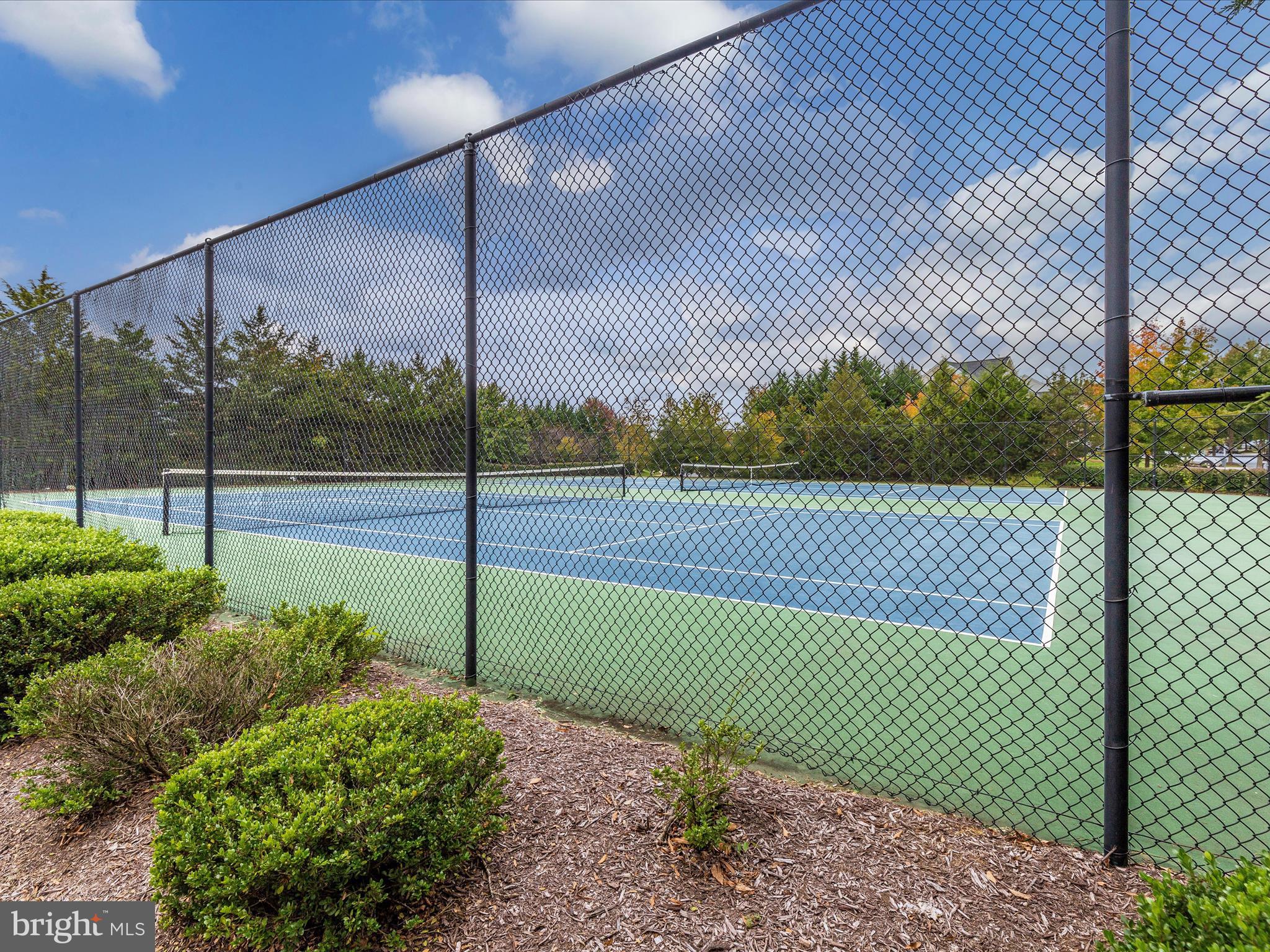 KINGSVIEW VILLAGE - Residential