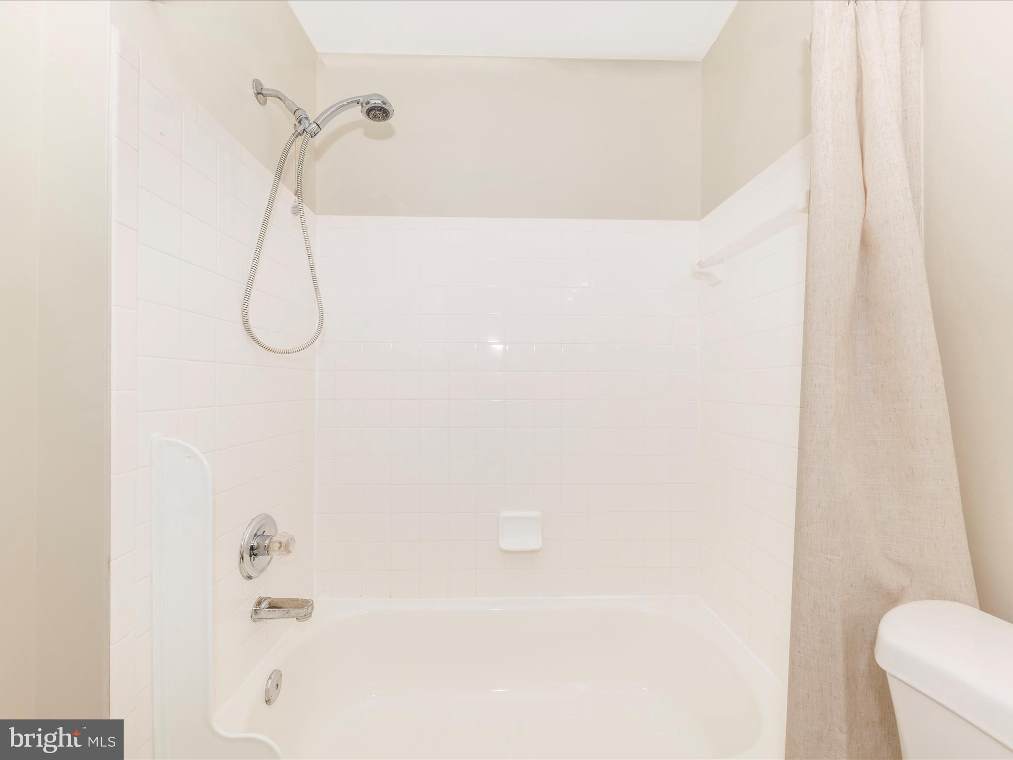 KINGSVIEW VILLAGE - Residential