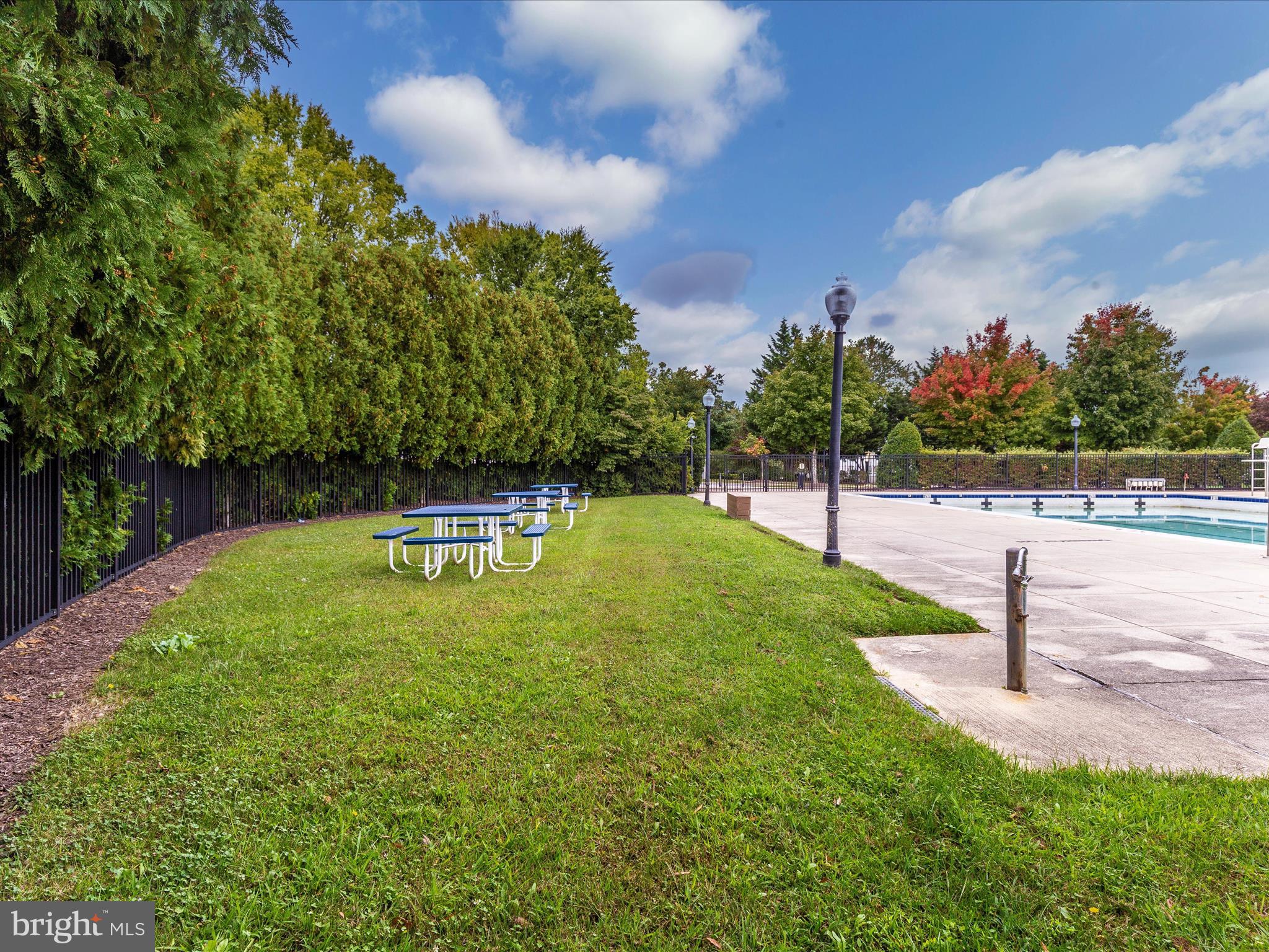 KINGSVIEW VILLAGE - Residential