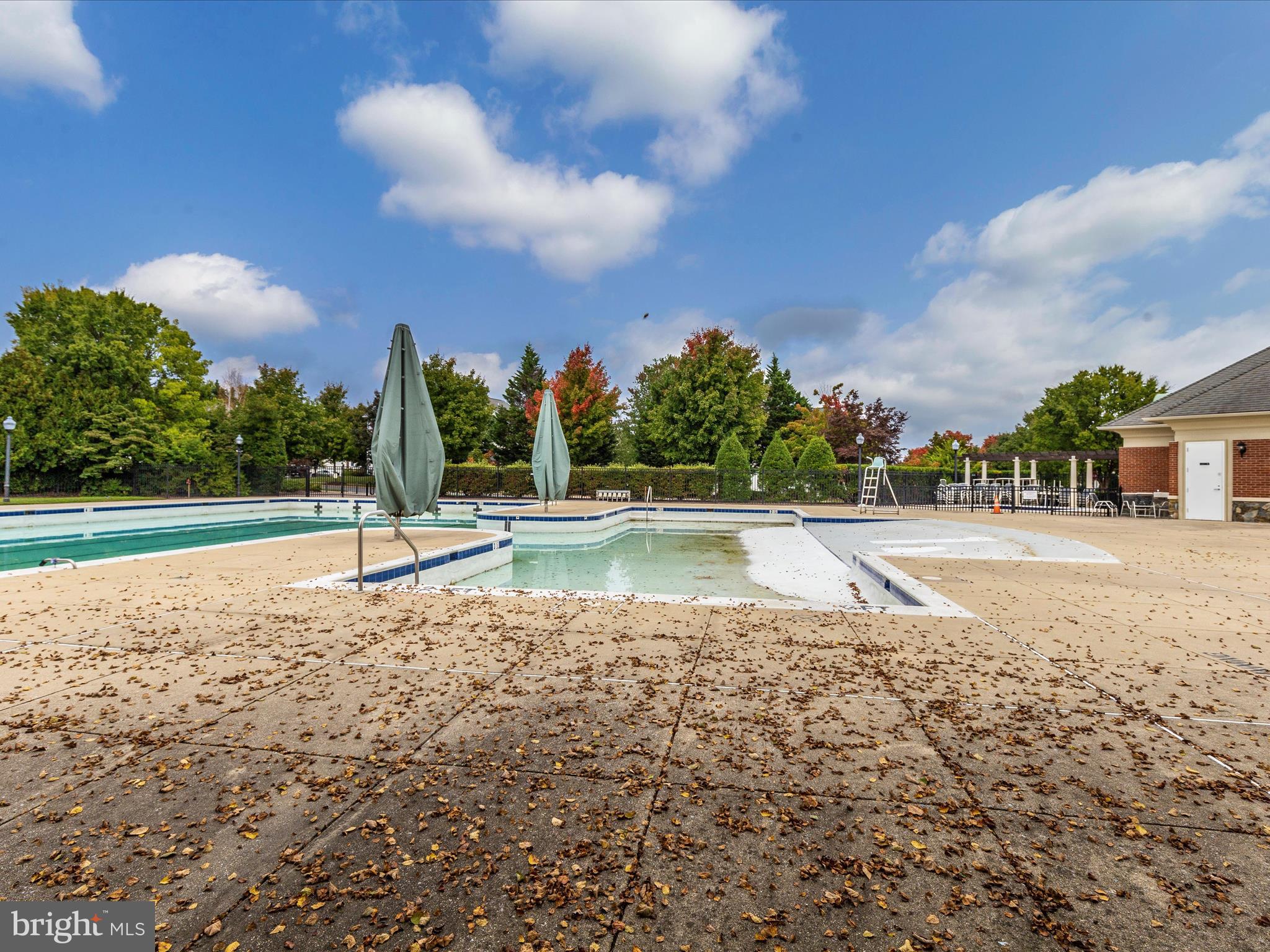 KINGSVIEW VILLAGE - Residential