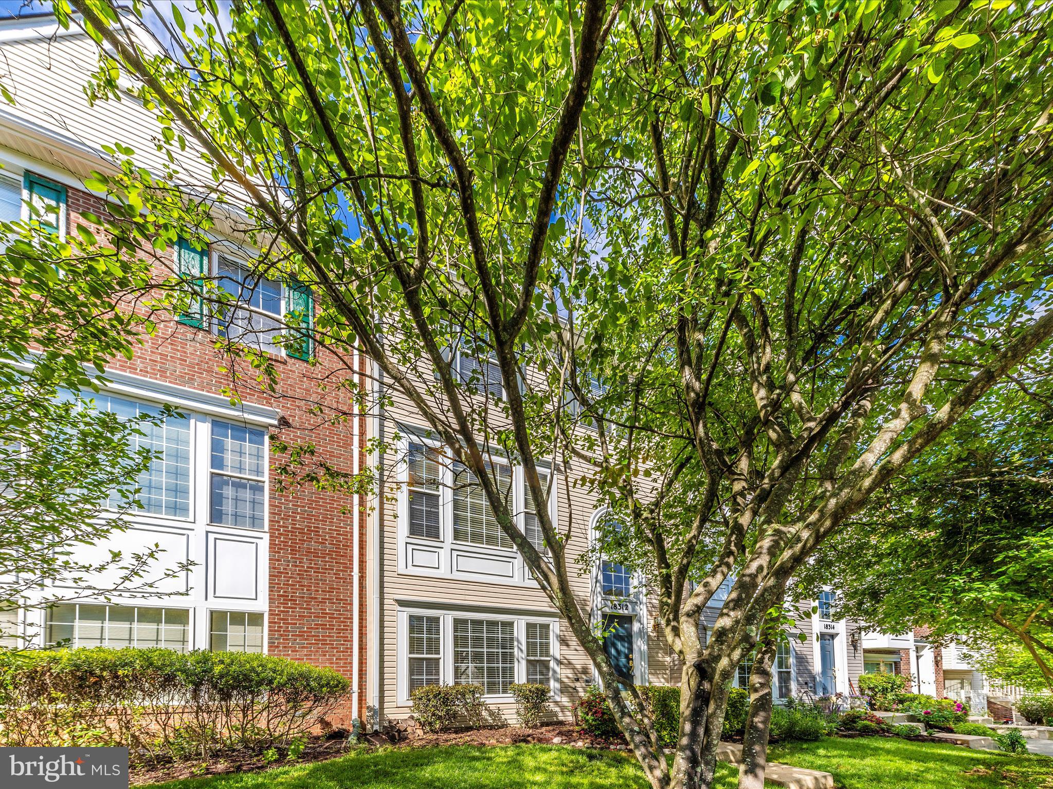 KINGSVIEW VILLAGE - Residential