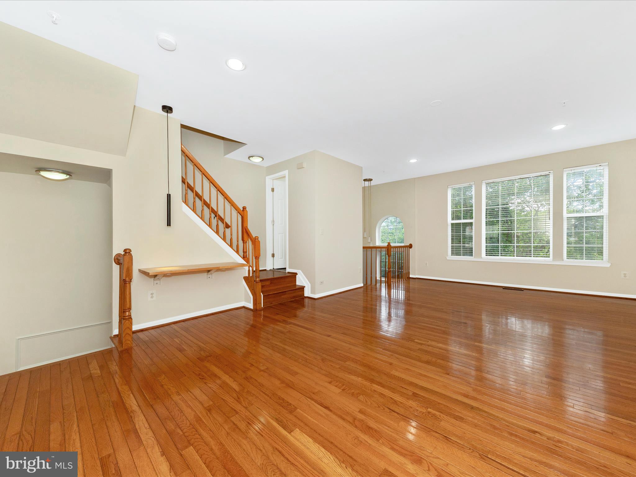 KINGSVIEW VILLAGE - Residential