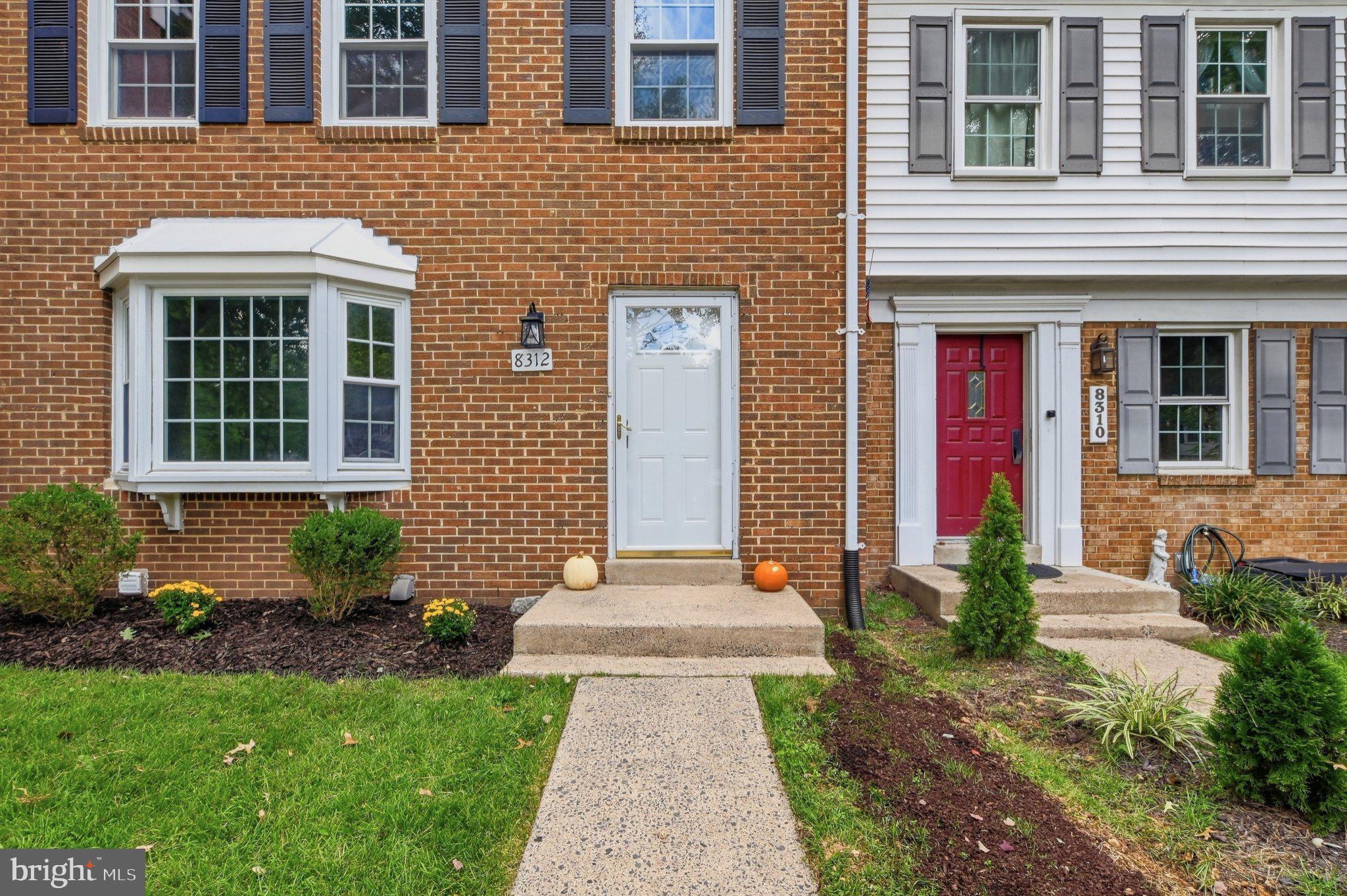 8312 MOLINE PLACE