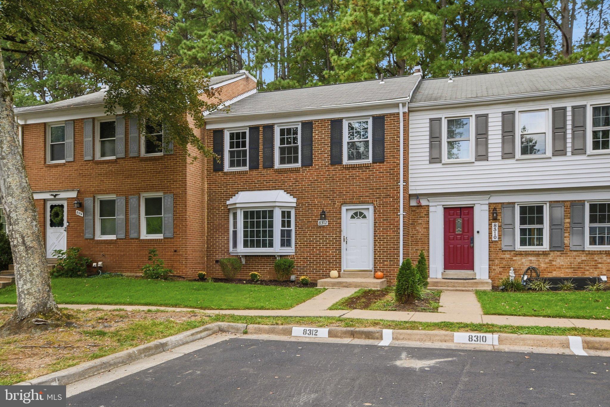 8312 MOLINE PLACE