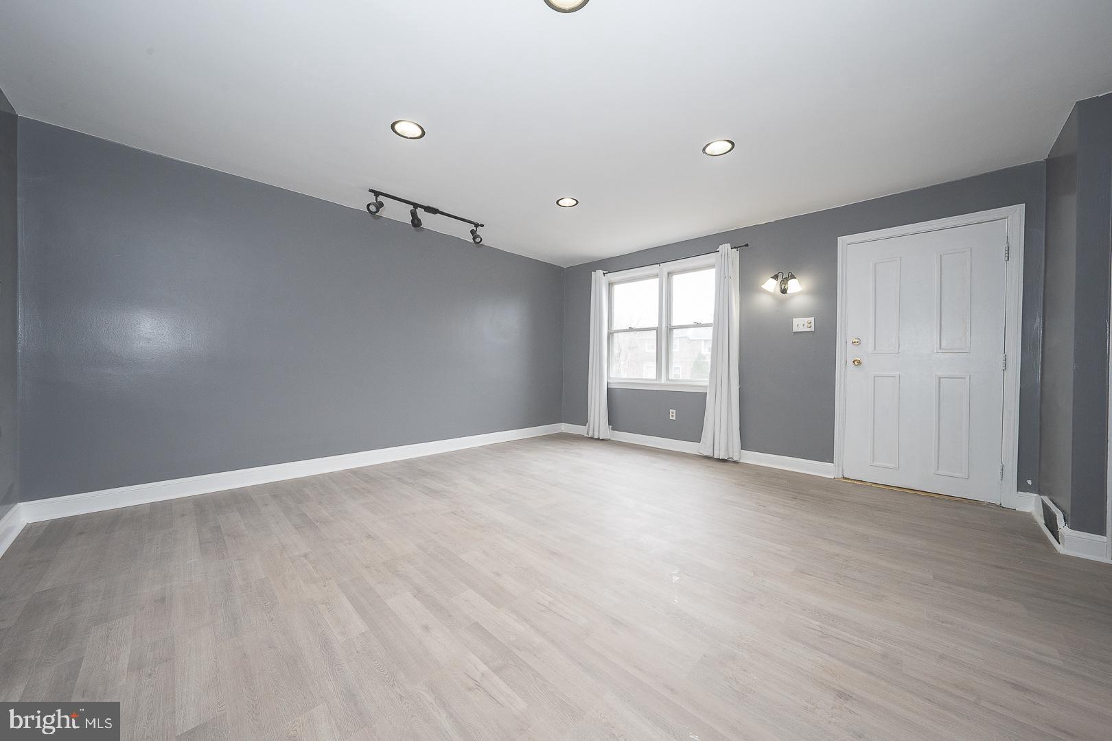 KIRKLAND - Residential