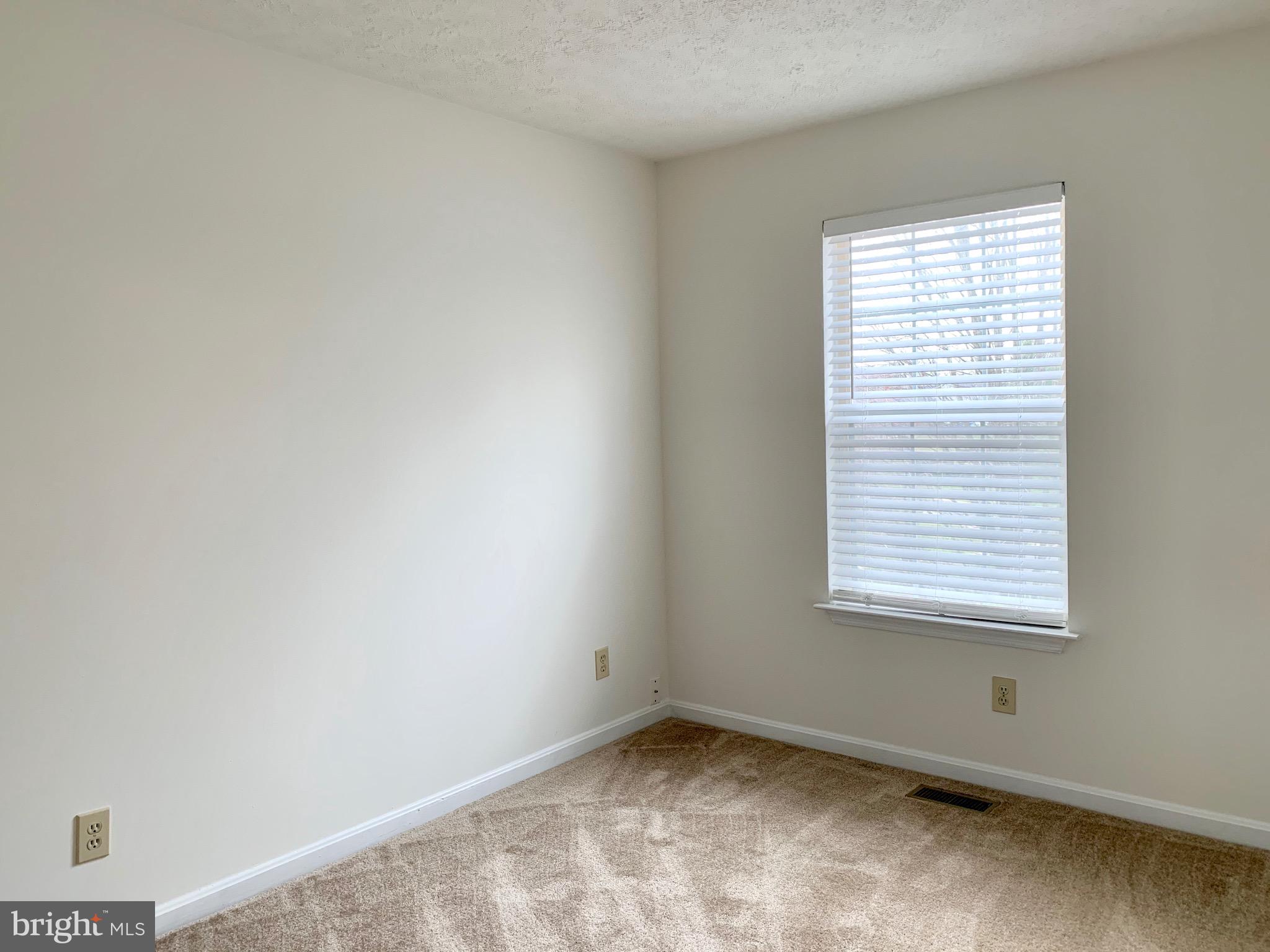 HAMPTON OAKS - Residential Lease