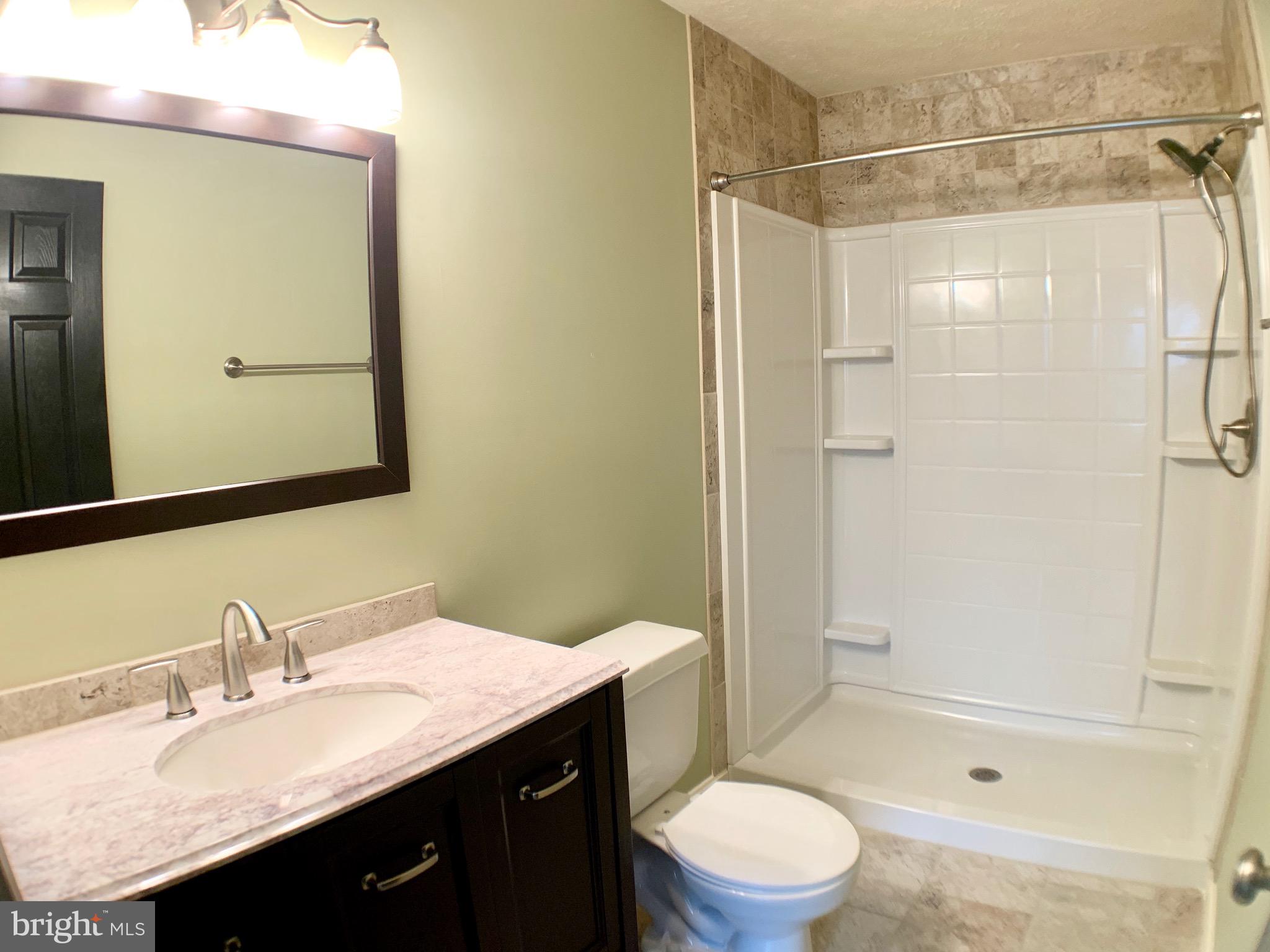 HAMPTON OAKS - Residential Lease