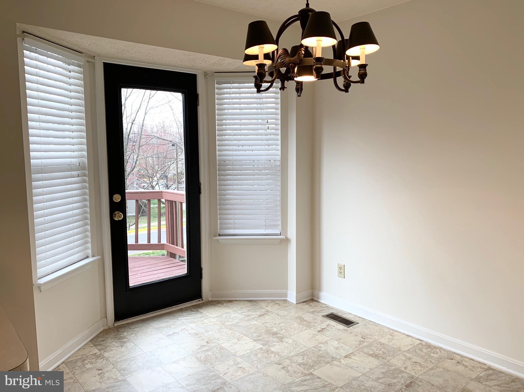 HAMPTON OAKS - Residential Lease