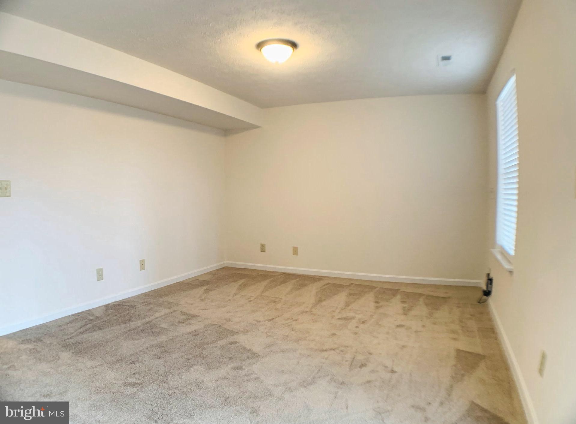 HAMPTON OAKS - Residential Lease