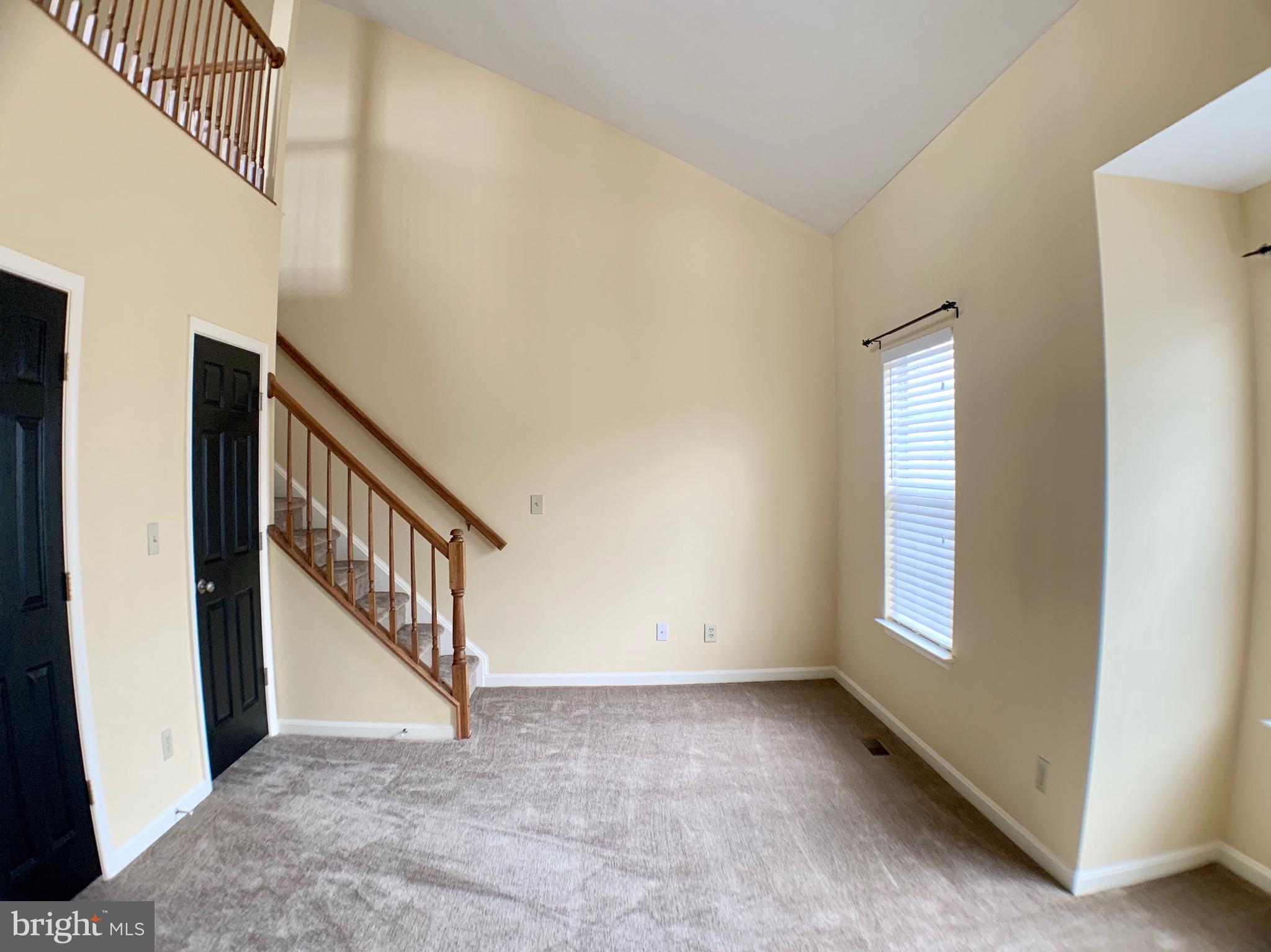 HAMPTON OAKS - Residential Lease