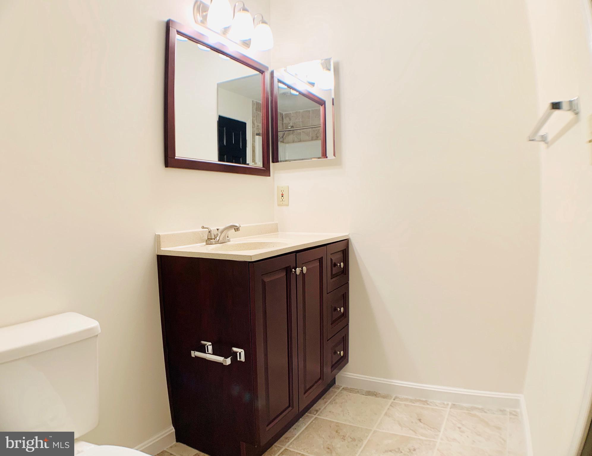 HAMPTON OAKS - Residential Lease