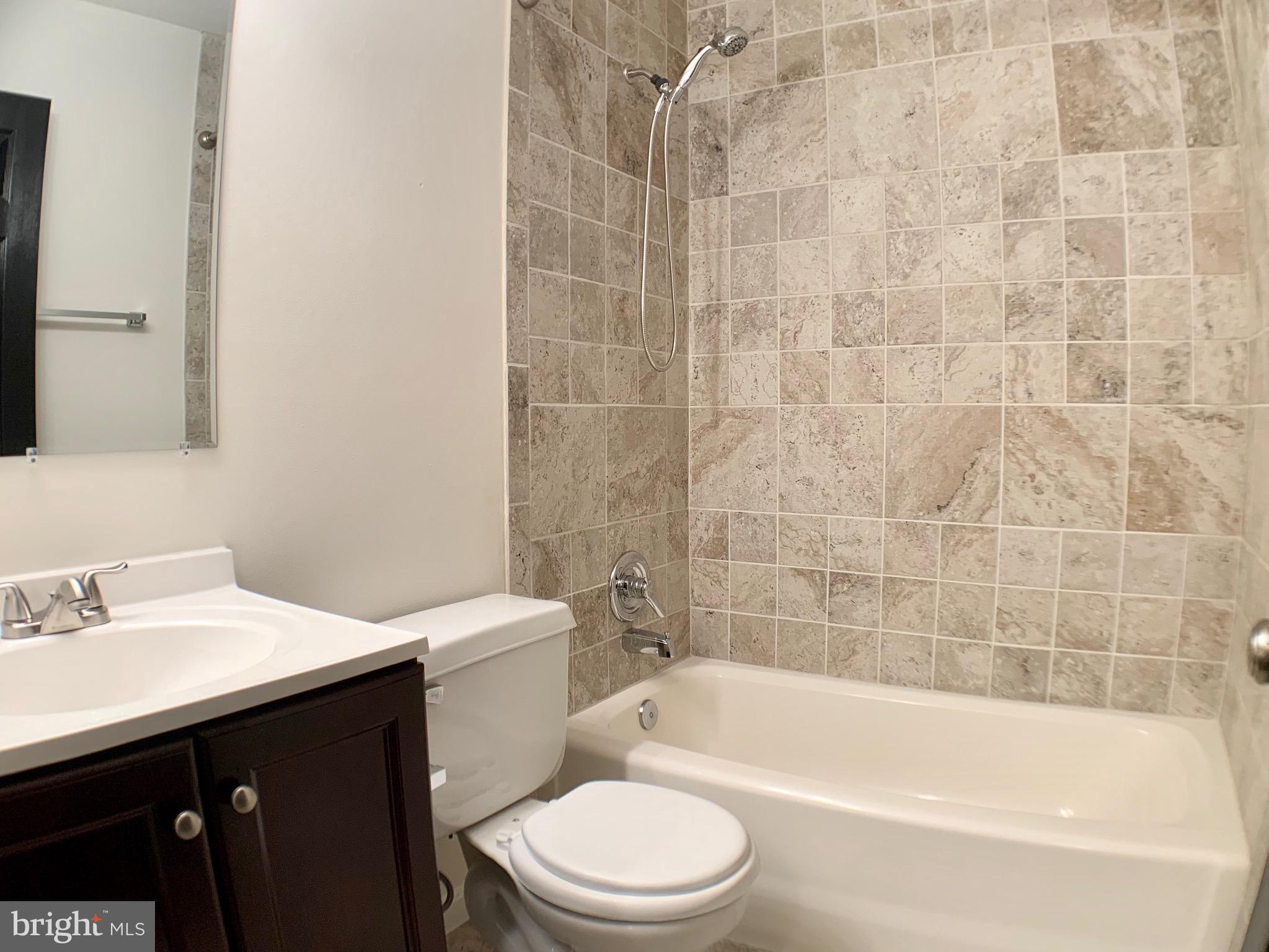 HAMPTON OAKS - Residential Lease