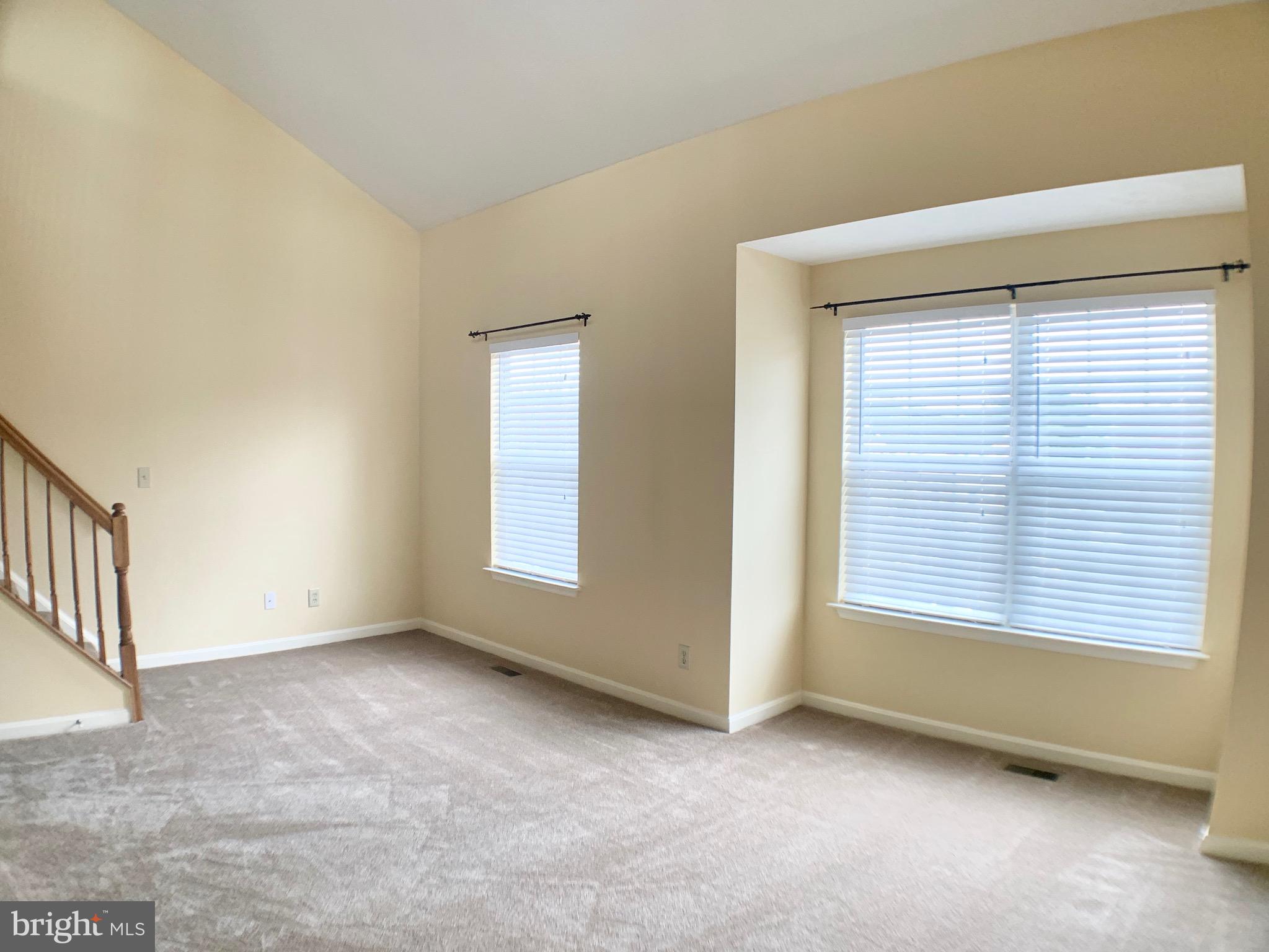 HAMPTON OAKS - Residential Lease