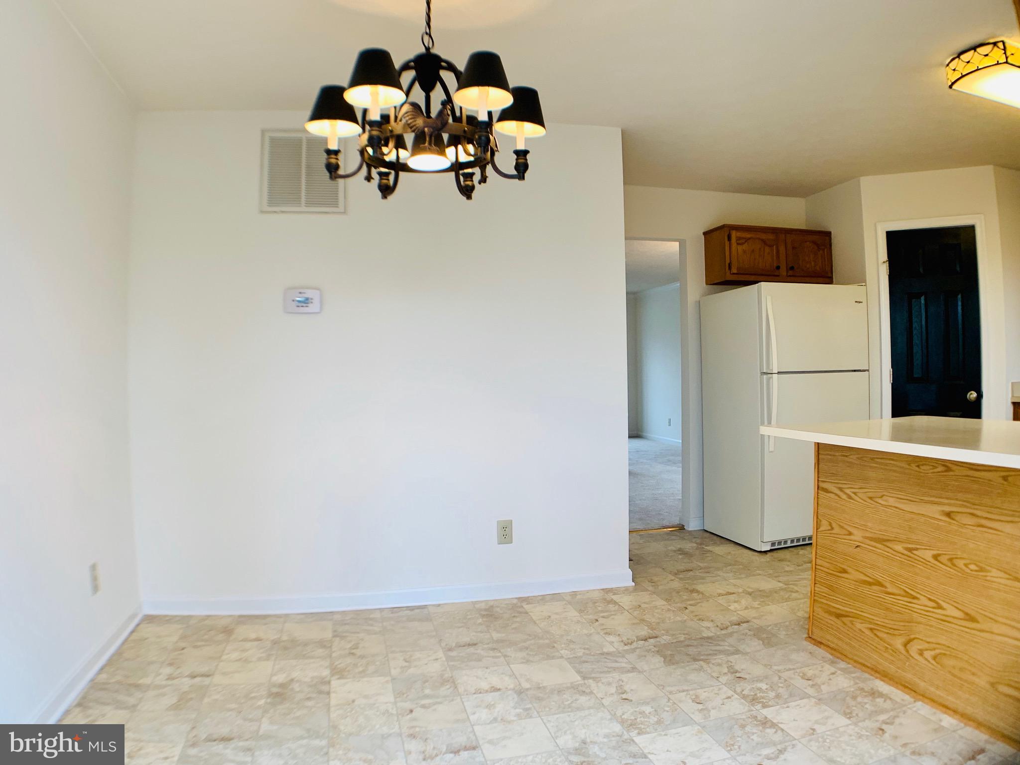 HAMPTON OAKS - Residential Lease