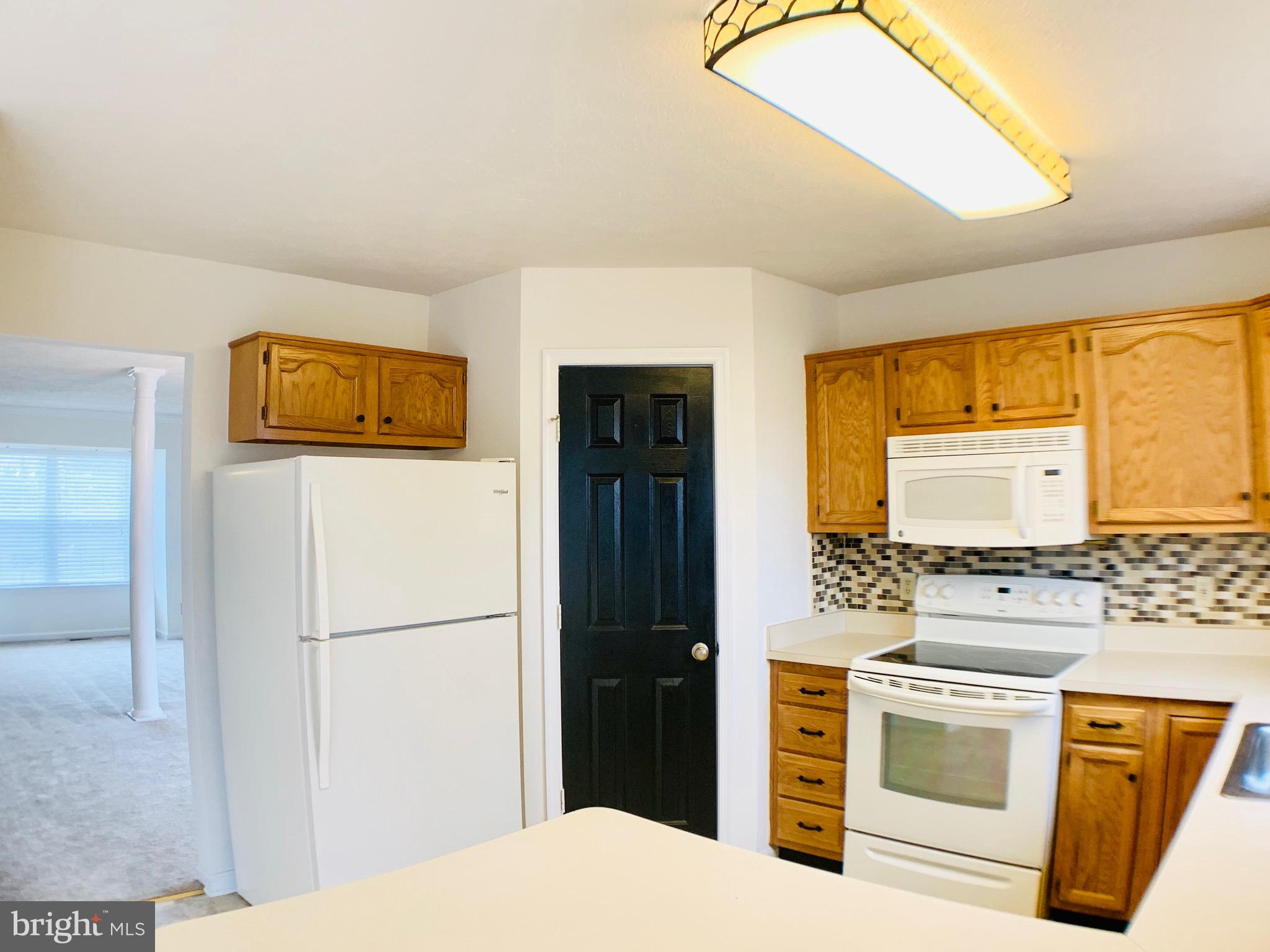 HAMPTON OAKS - Residential Lease