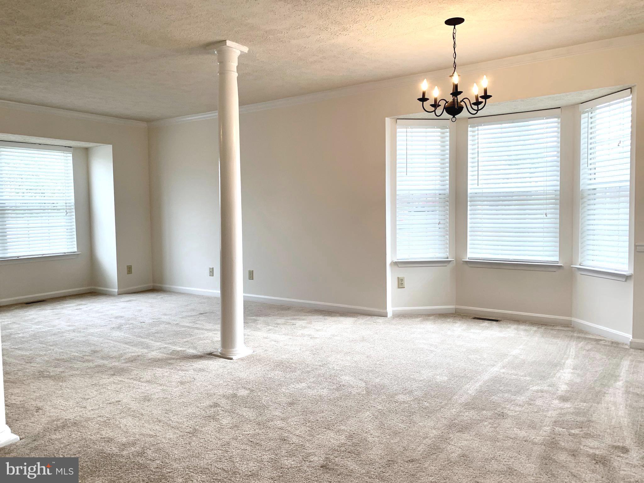 HAMPTON OAKS - Residential Lease