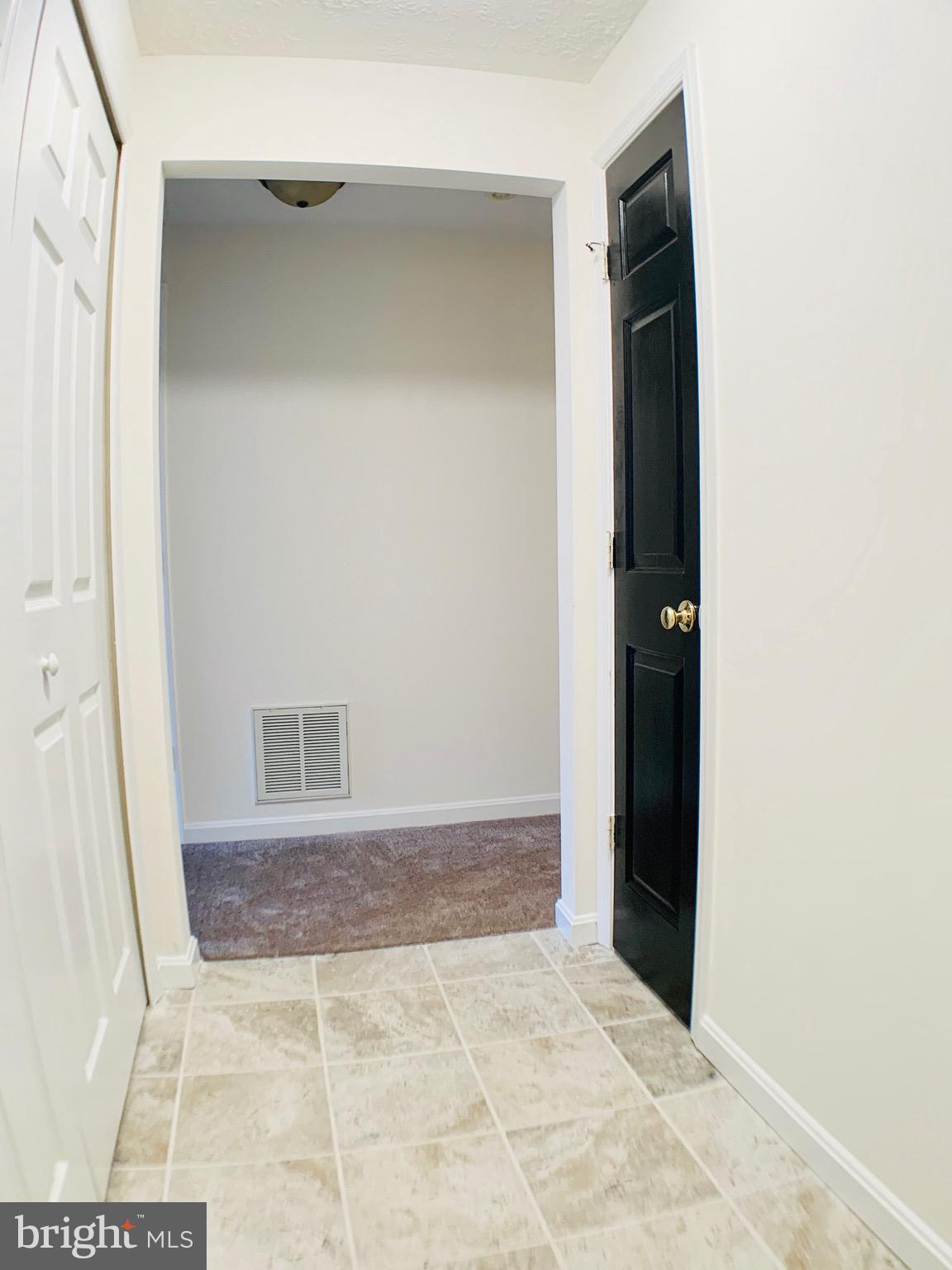 HAMPTON OAKS - Residential Lease