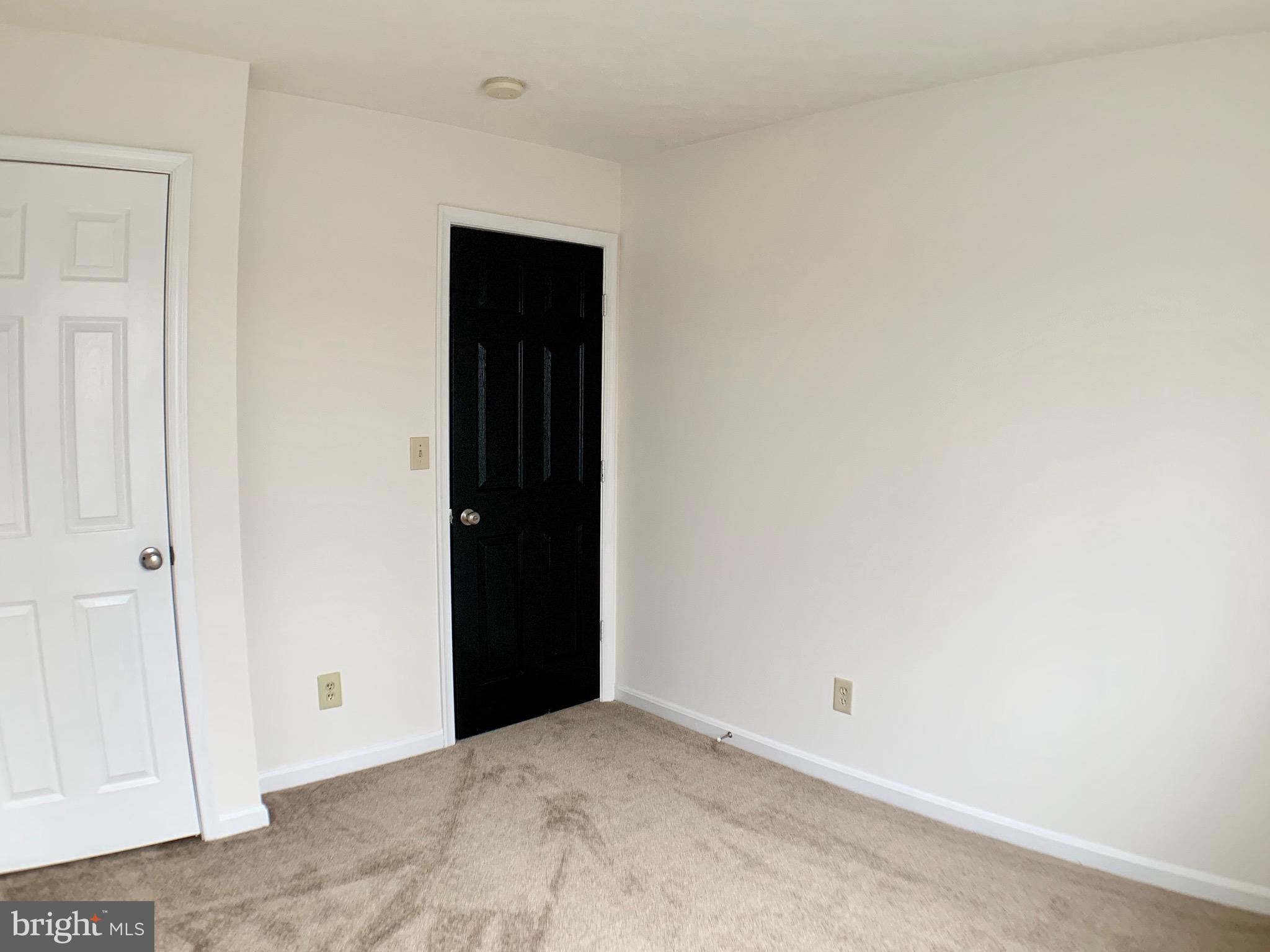 HAMPTON OAKS - Residential Lease