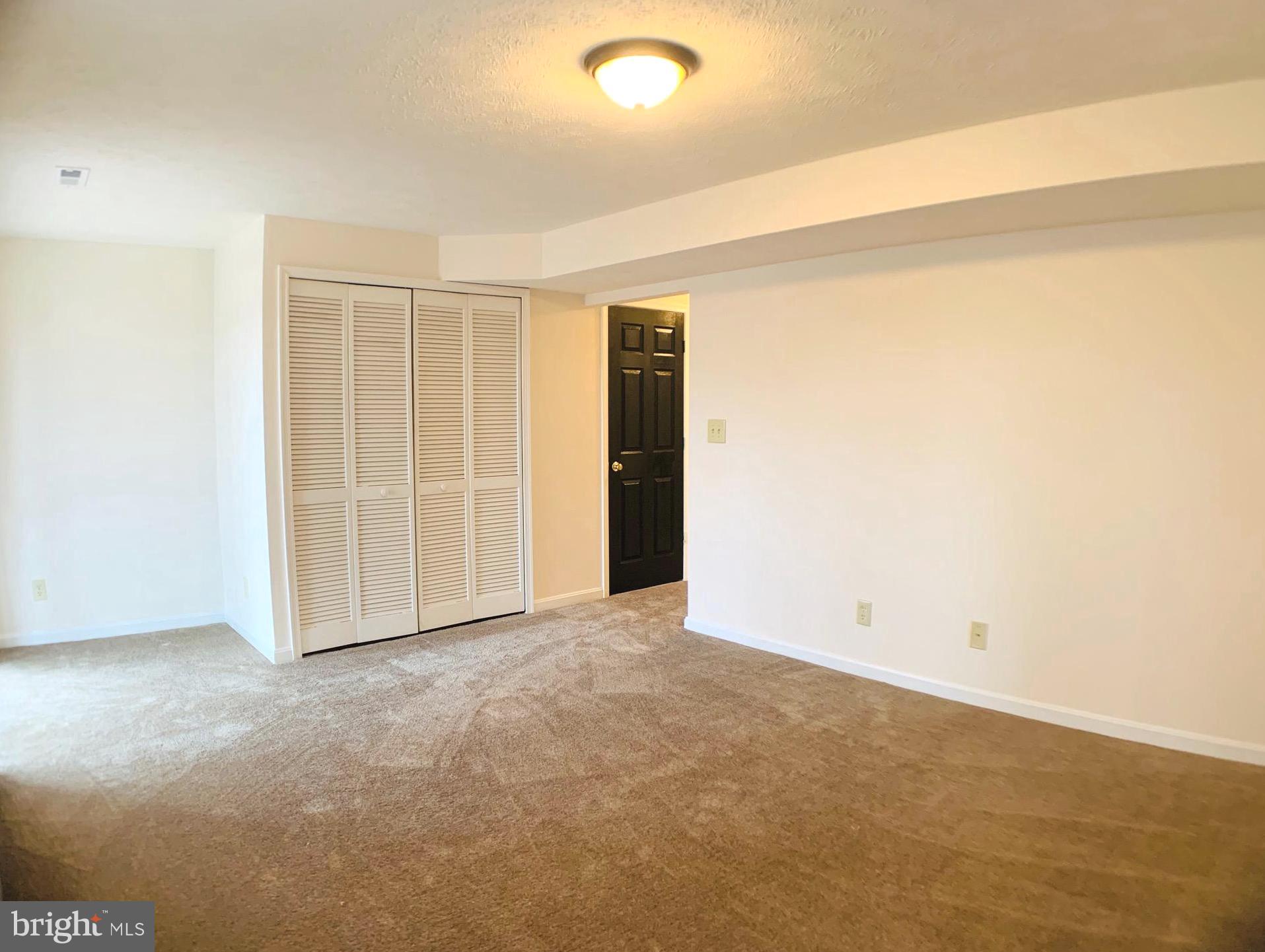 HAMPTON OAKS - Residential Lease