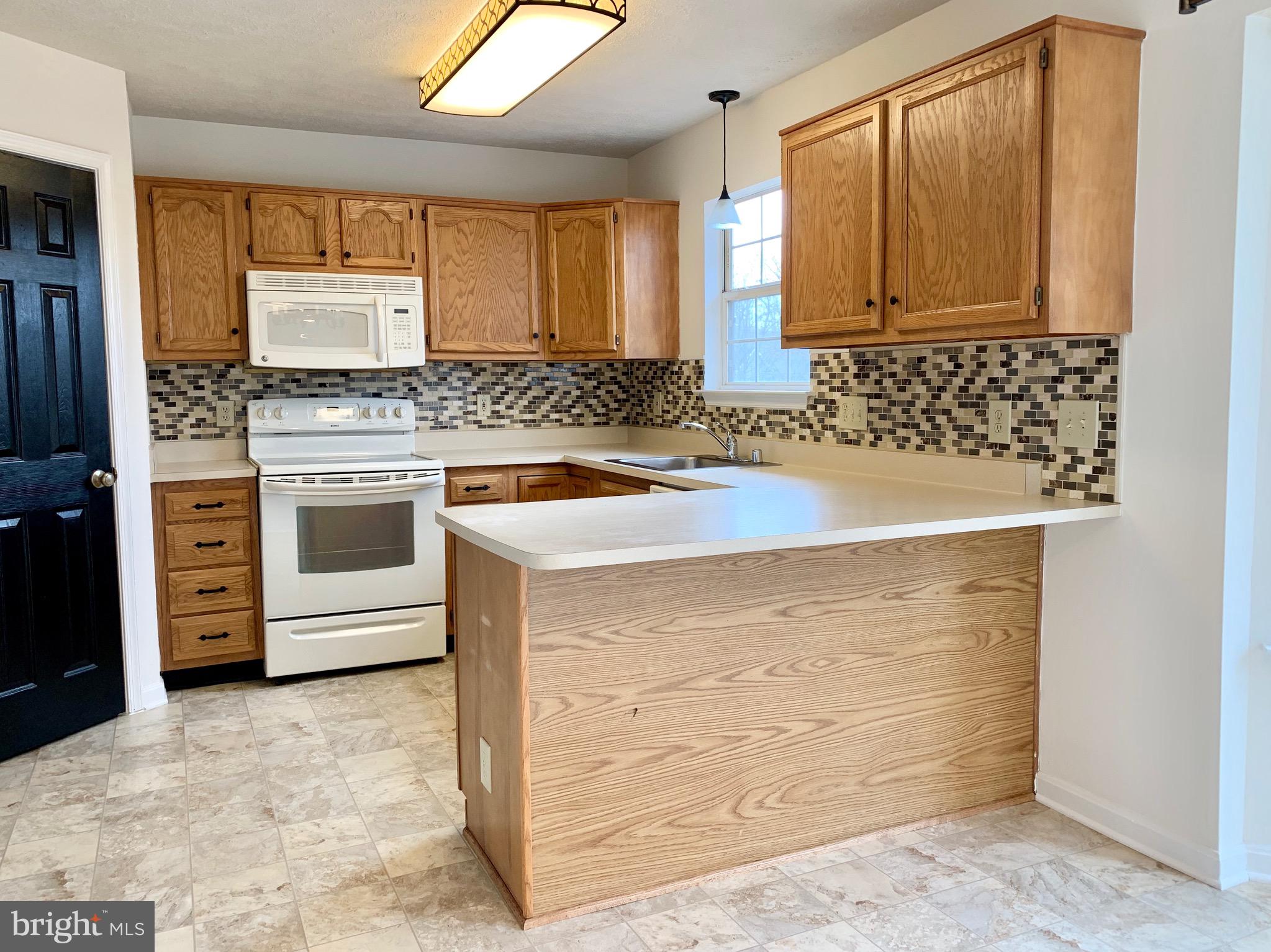 HAMPTON OAKS - Residential Lease