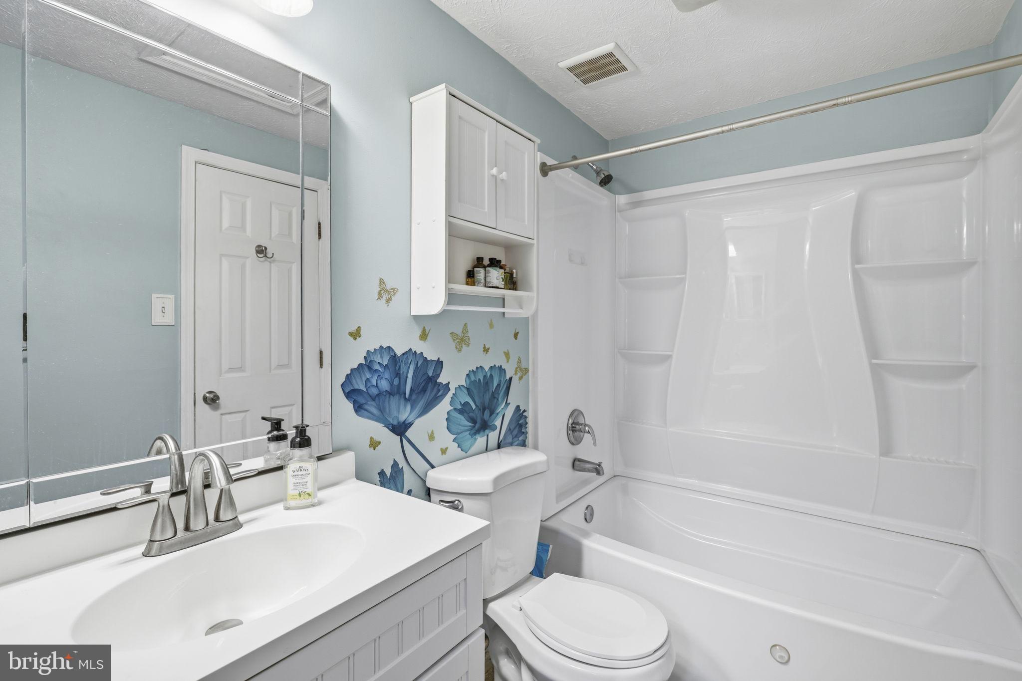 BRENTWOOD CONDO - Residential