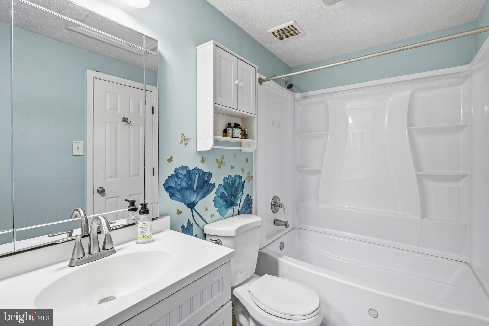 BRENTWOOD CONDO - Residential