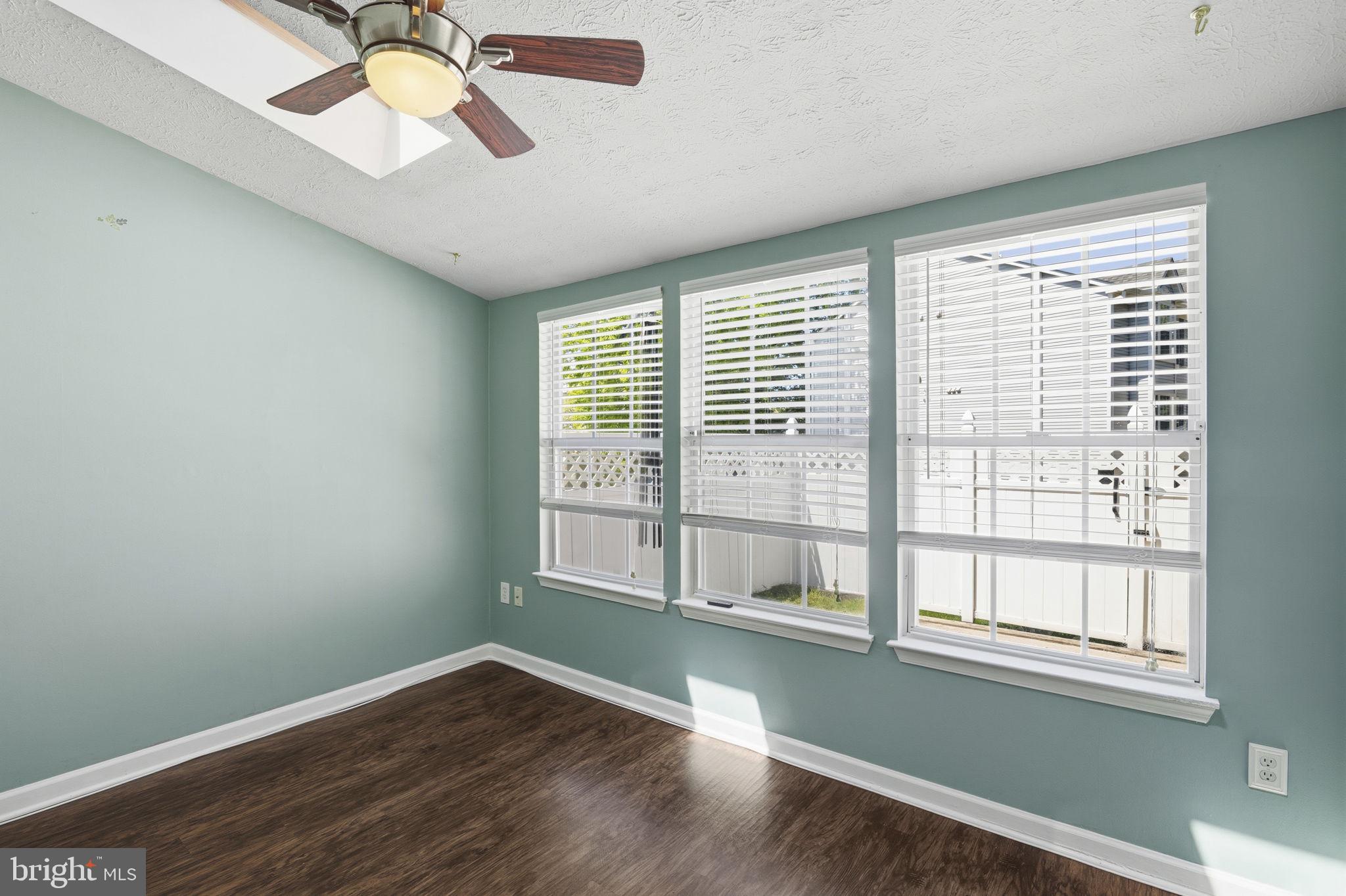 BRENTWOOD CONDO - Residential