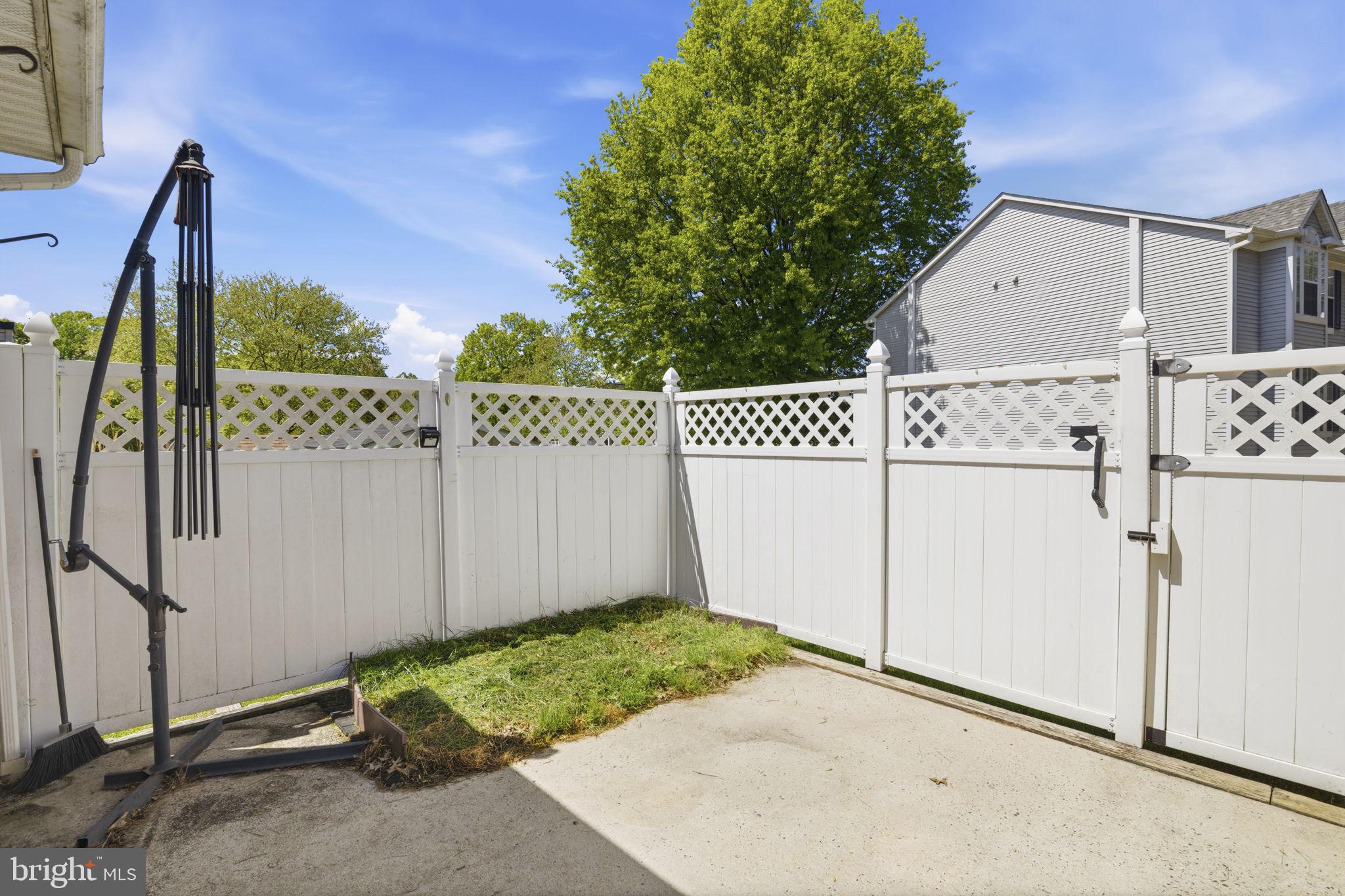 BRENTWOOD CONDO - Residential