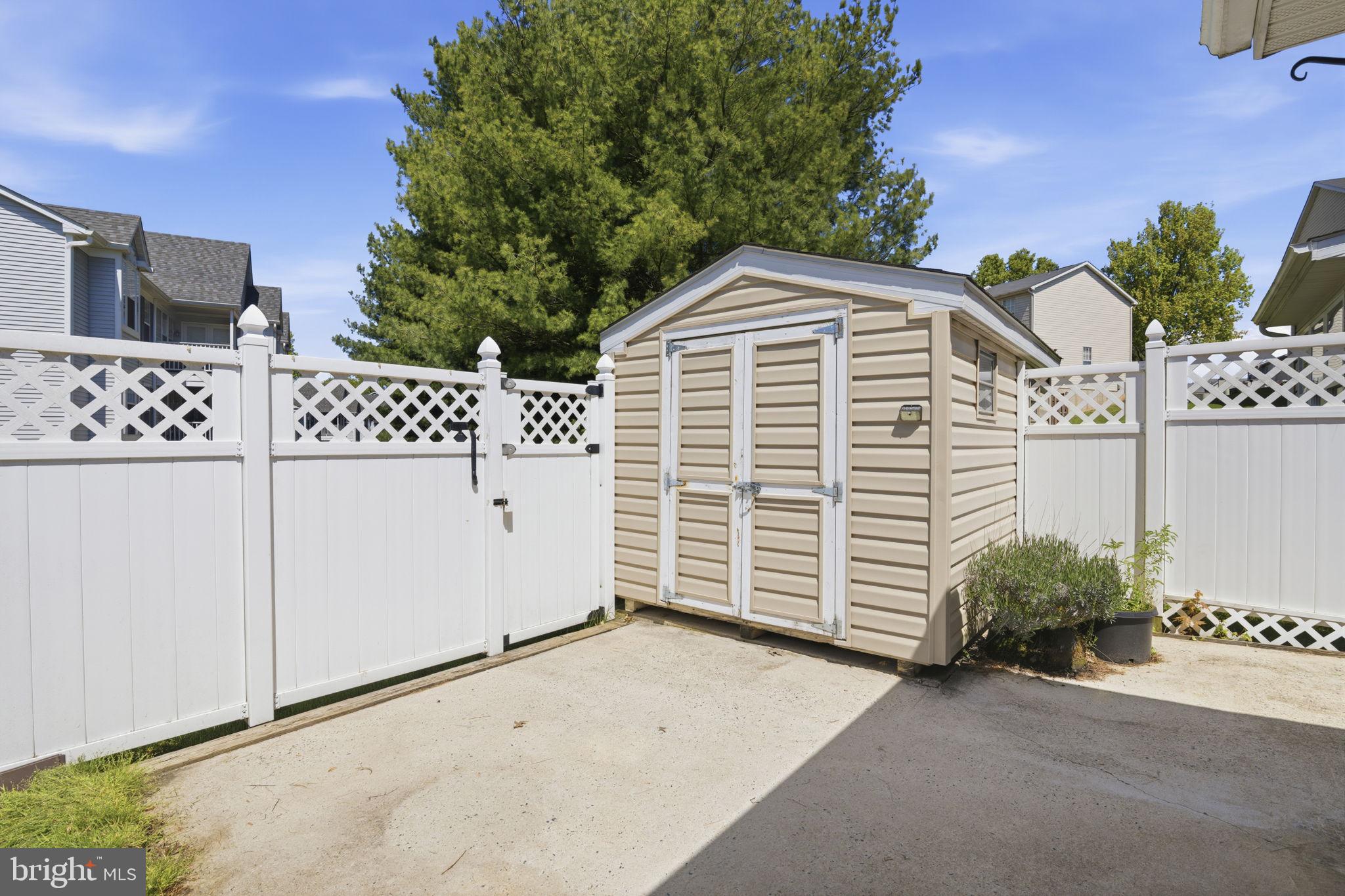 BRENTWOOD CONDO - Residential