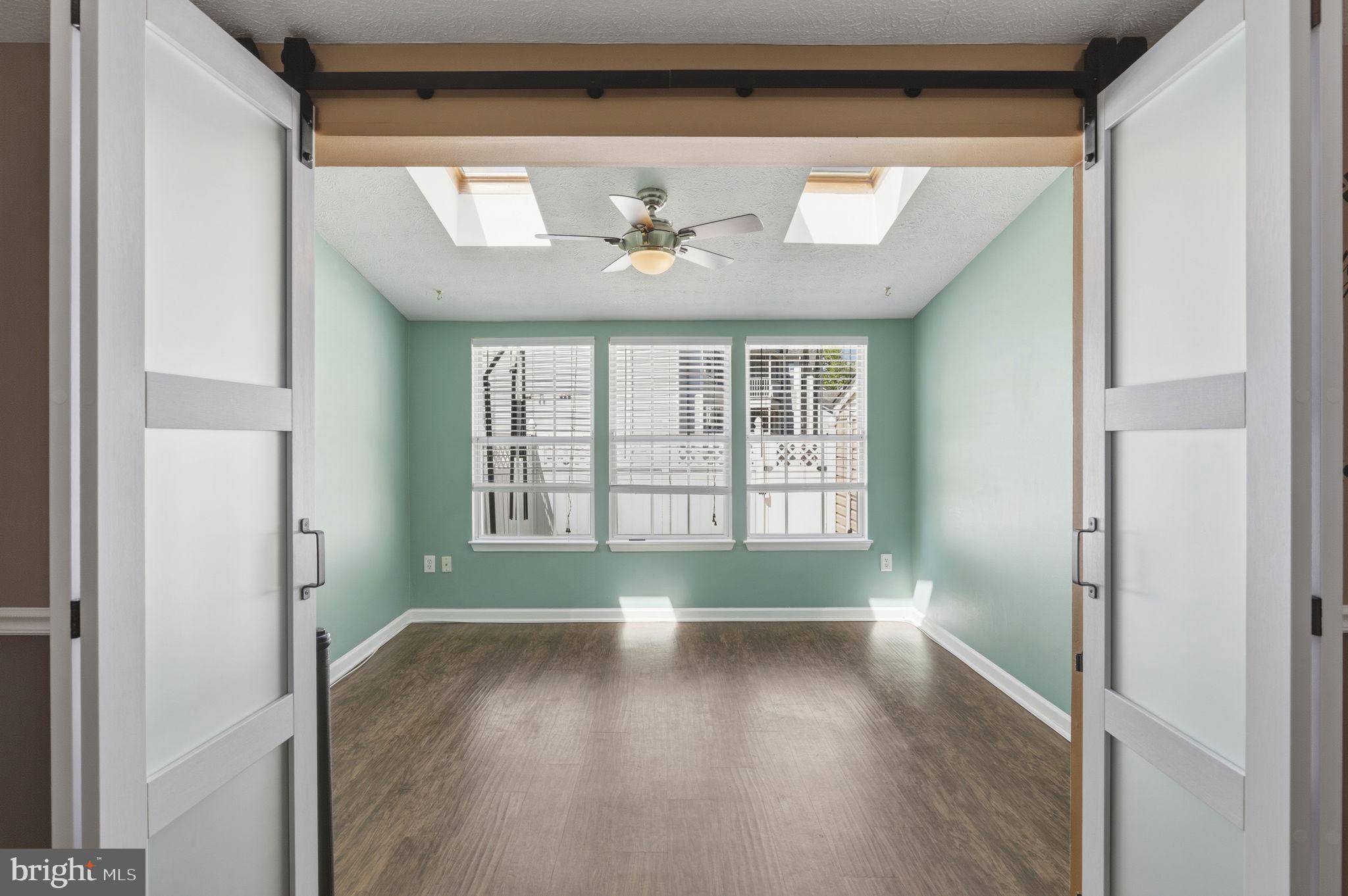 BRENTWOOD CONDO - Residential