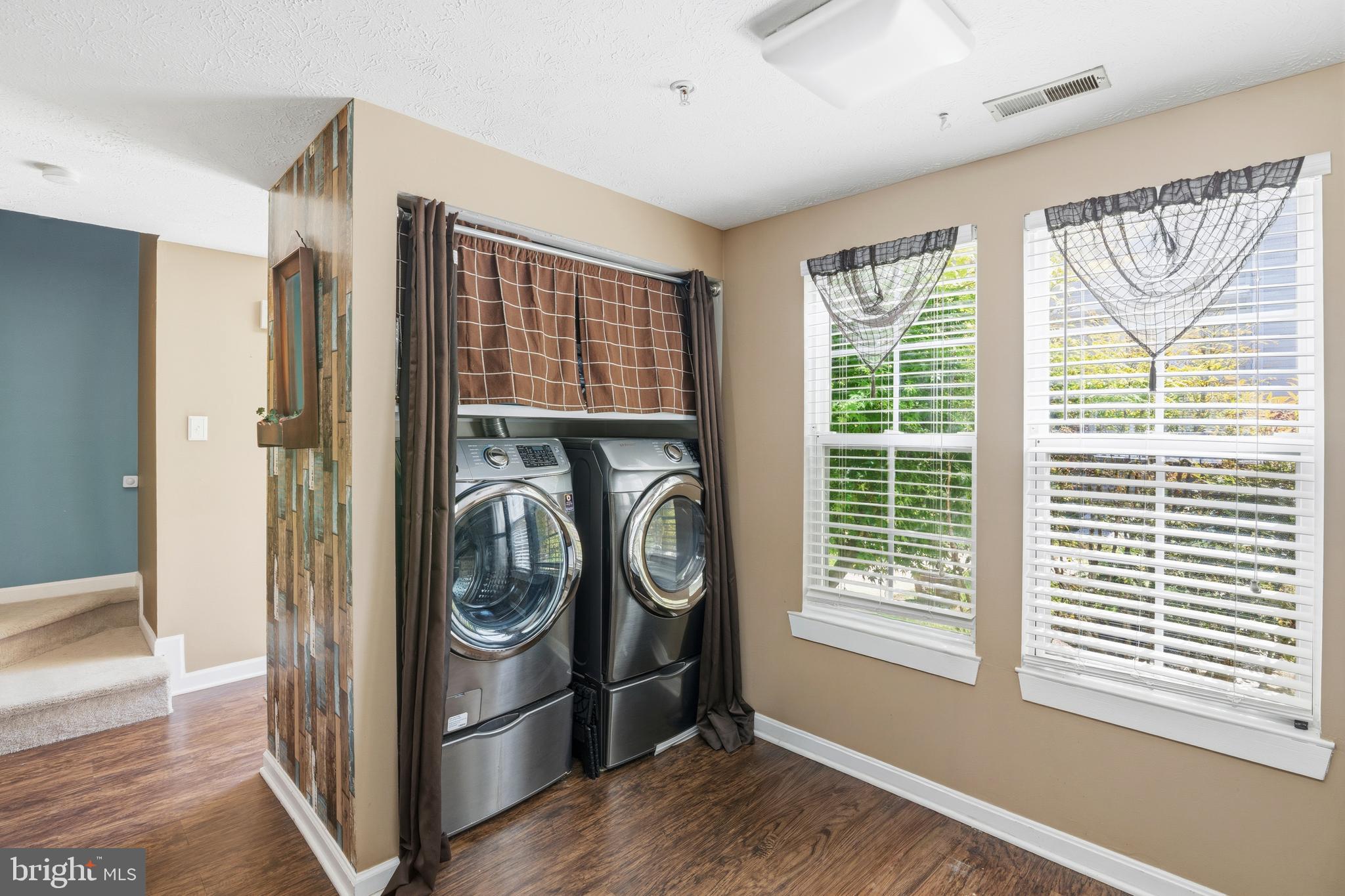 BRENTWOOD CONDO - Residential