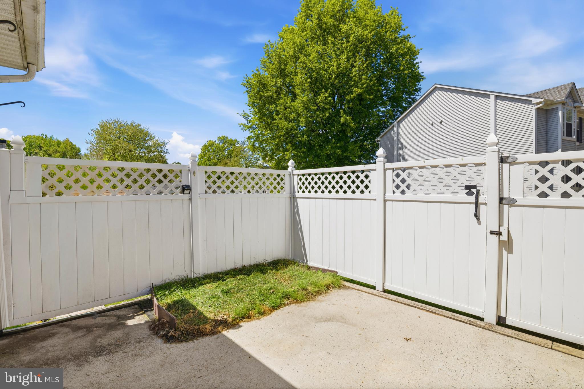 BRENTWOOD CONDO - Residential