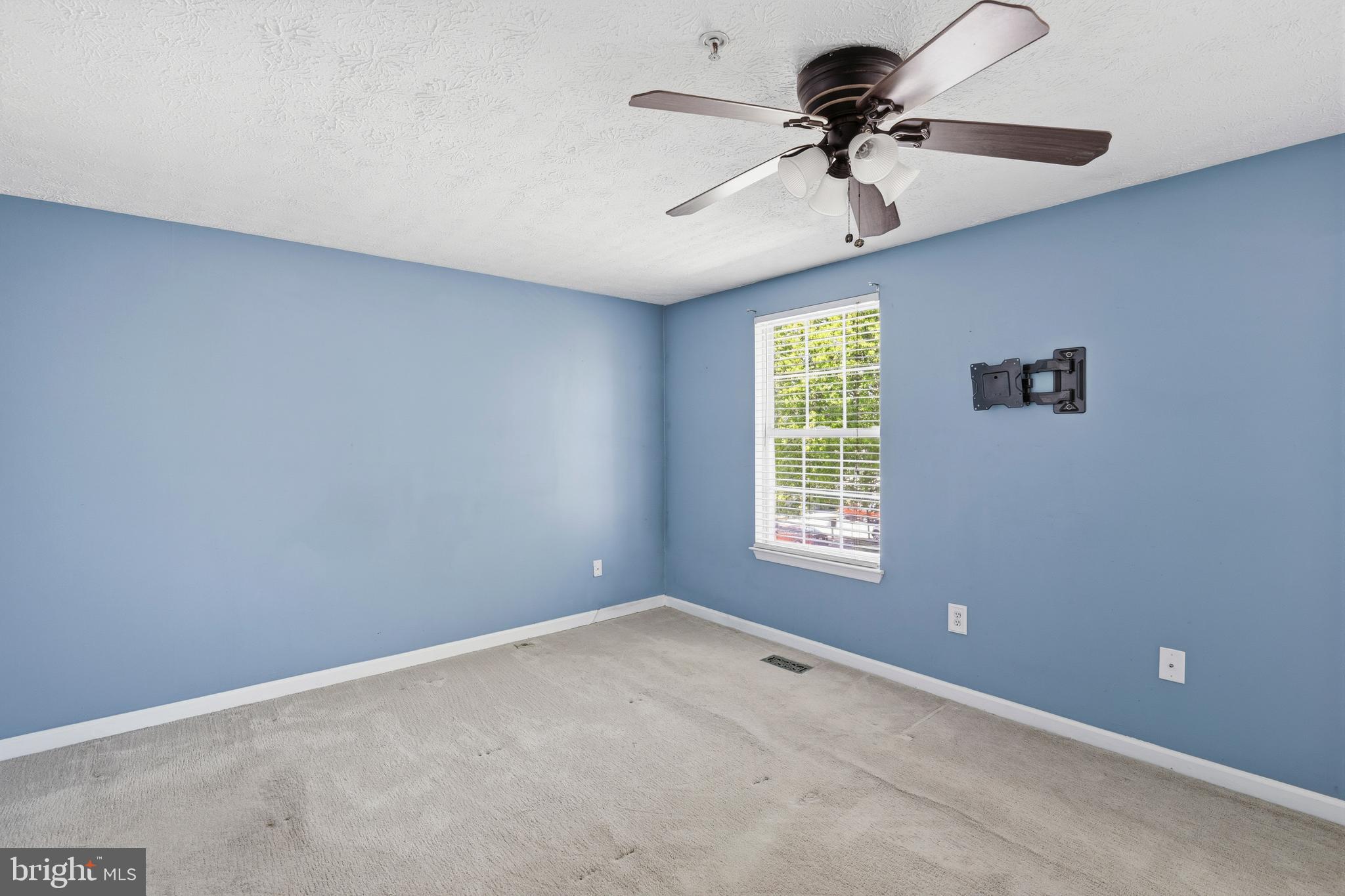 BRENTWOOD CONDO - Residential