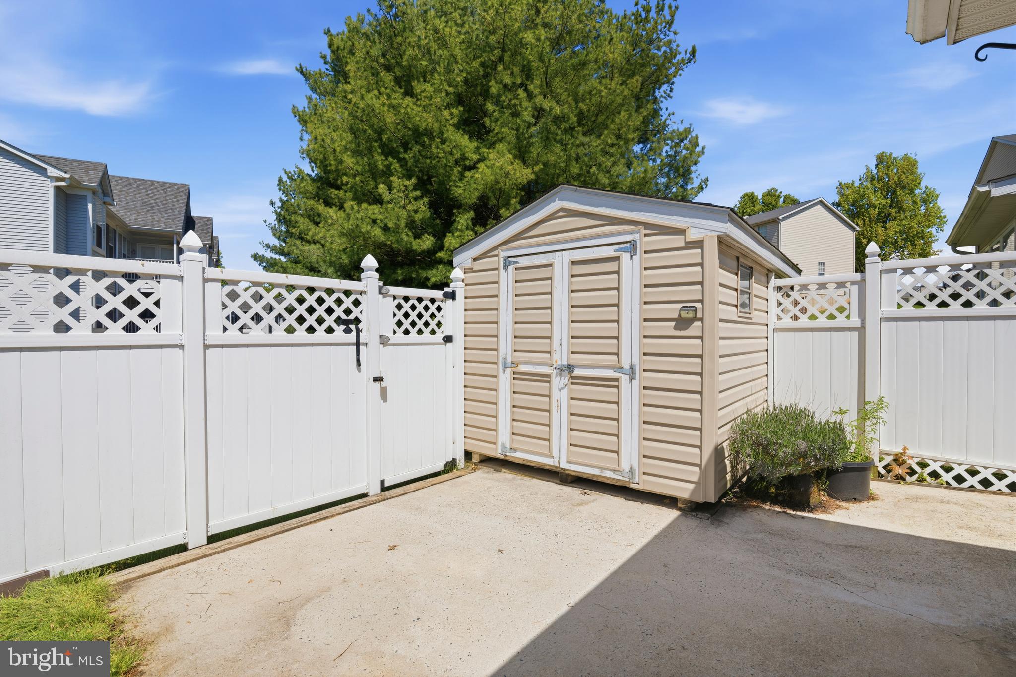 BRENTWOOD CONDO - Residential