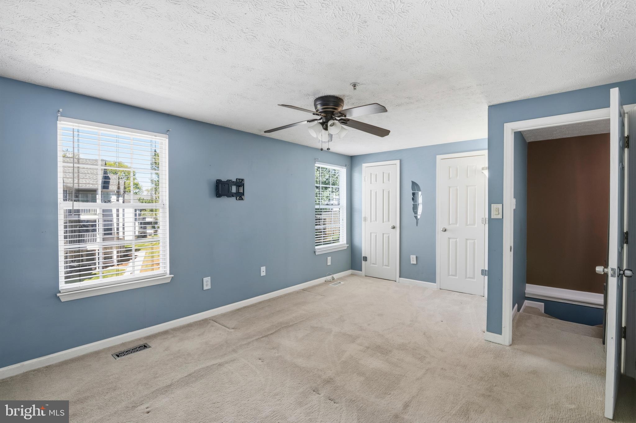 BRENTWOOD CONDO - Residential