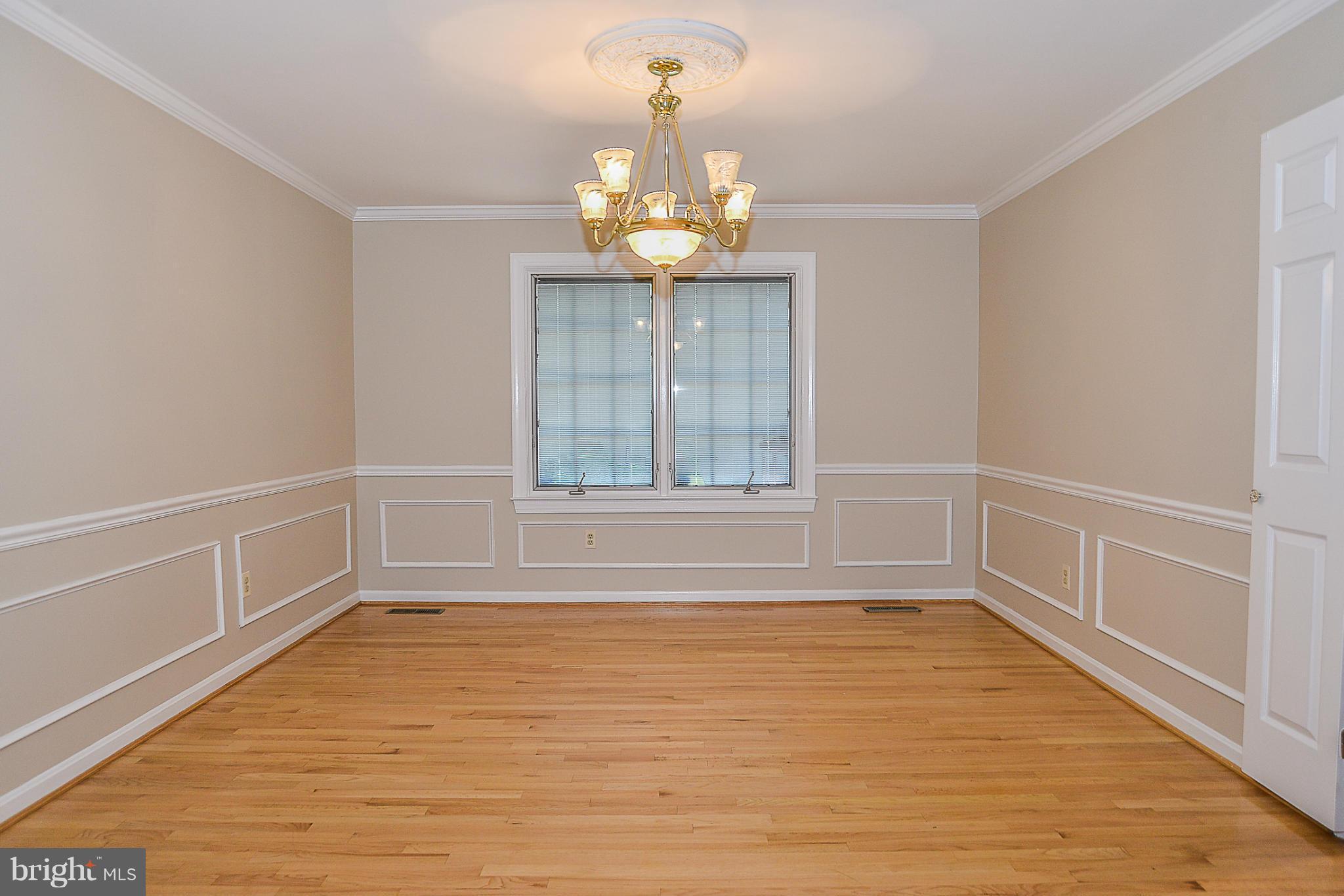 KINGS MANOR - Residential Lease