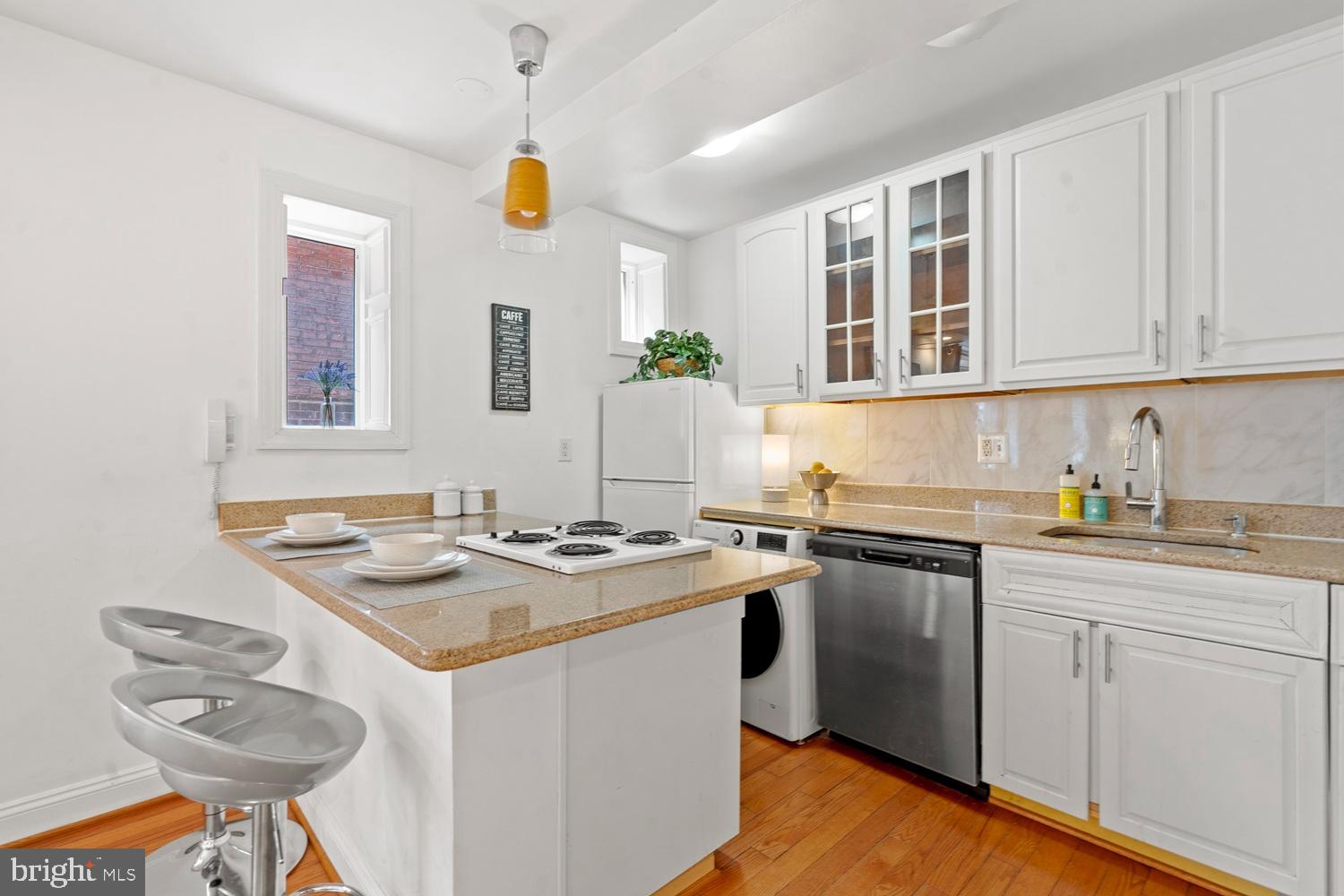1125 12TH STREET NW 21